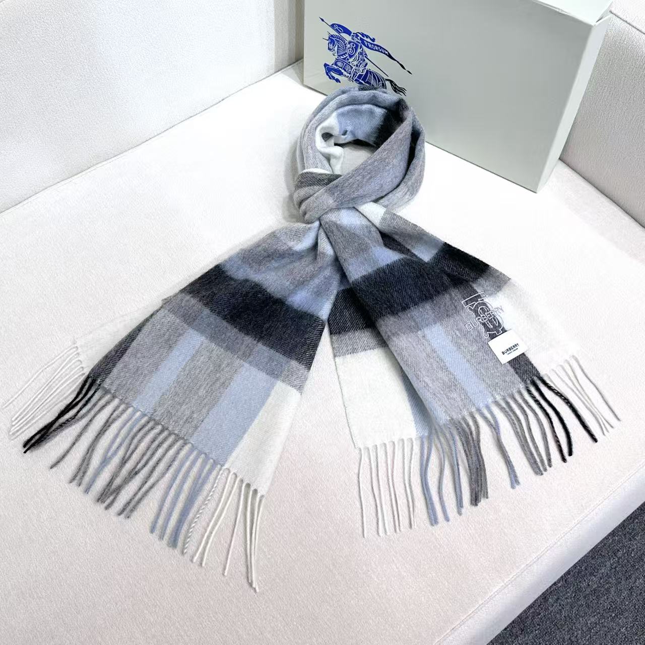 BURBERRY 26S SCARF 180CM IN CASHMERE 279894