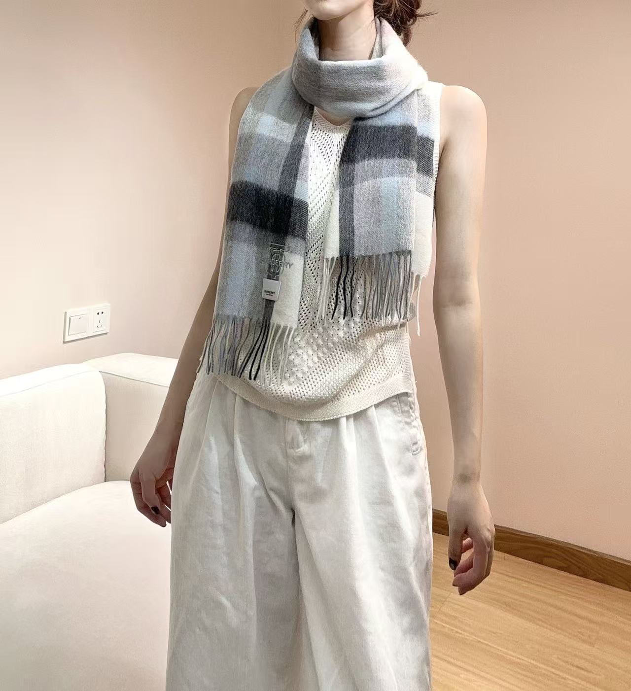 BURBERRY 26S SCARF 180CM IN CASHMERE 279894