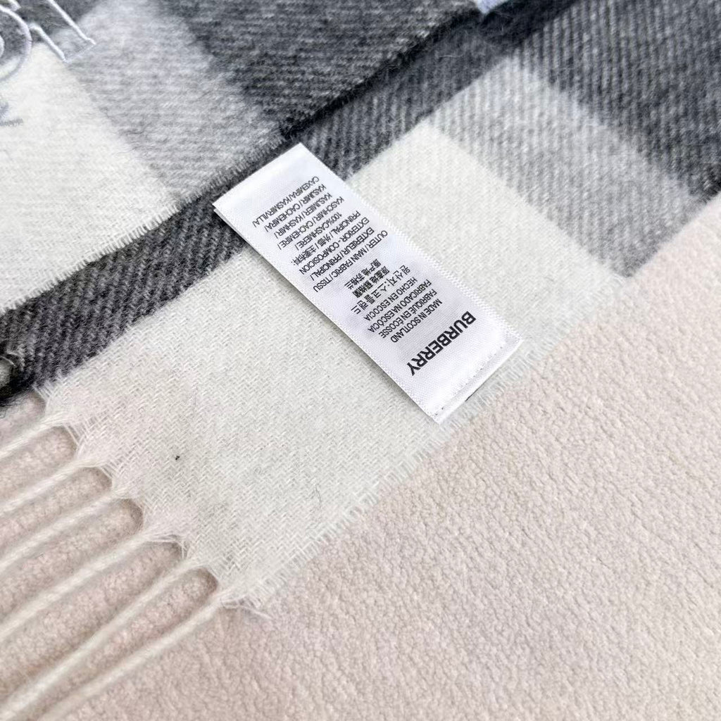 BURBERRY 26S SCARF 180CM IN CASHMERE 279894