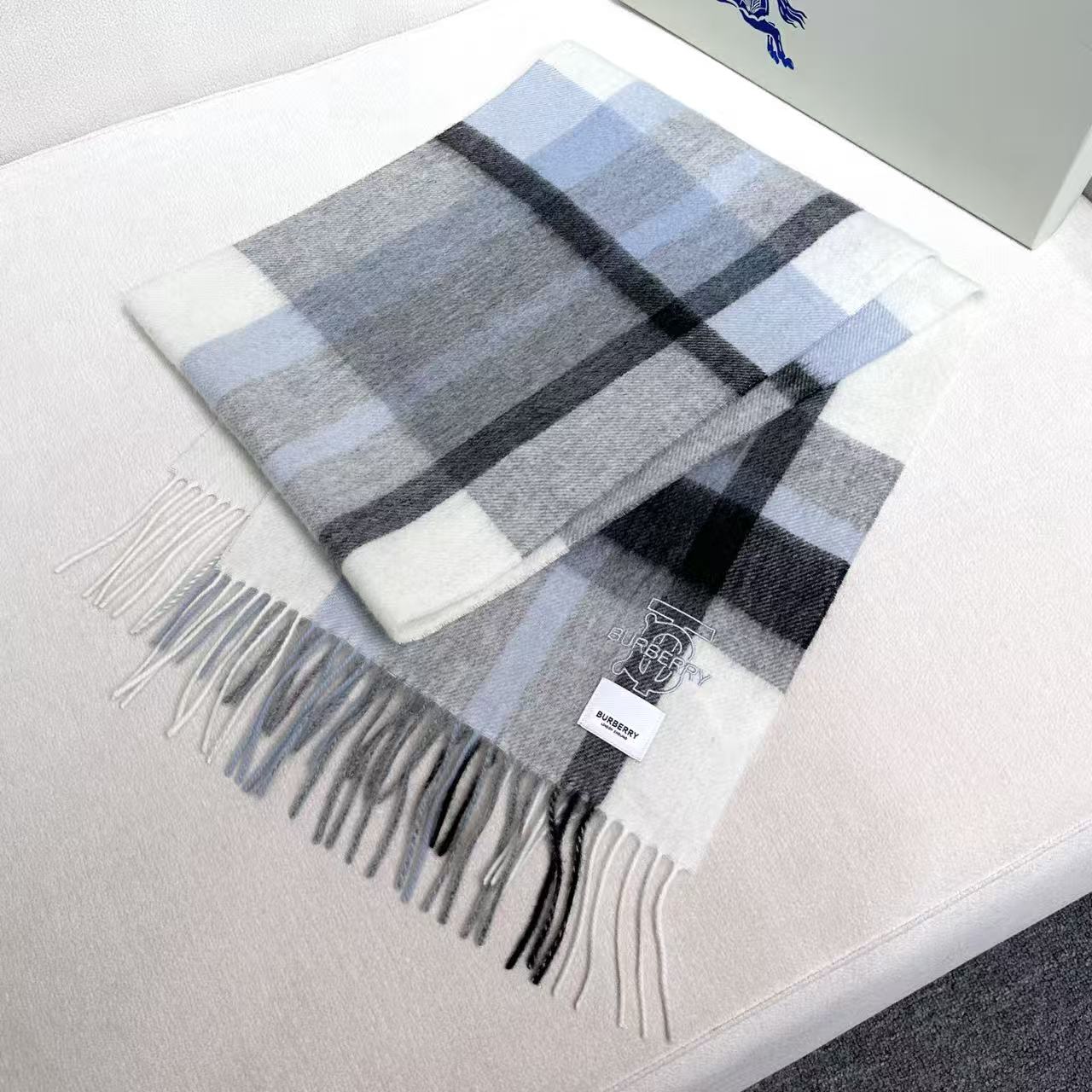 BURBERRY 26S SCARF 180CM IN CASHMERE 279894