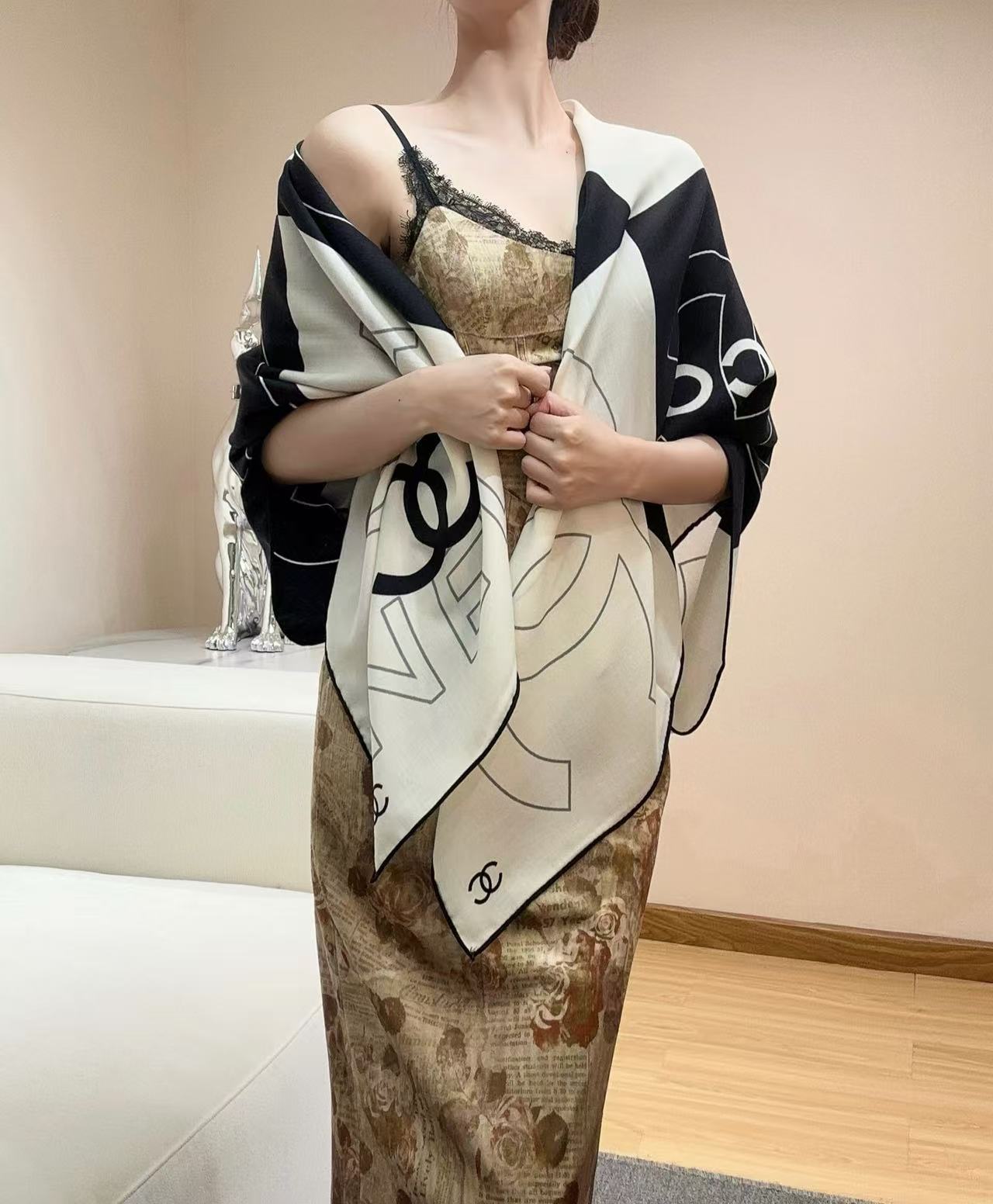 CHANEL 26S SCARF 135 IN SILK 309414