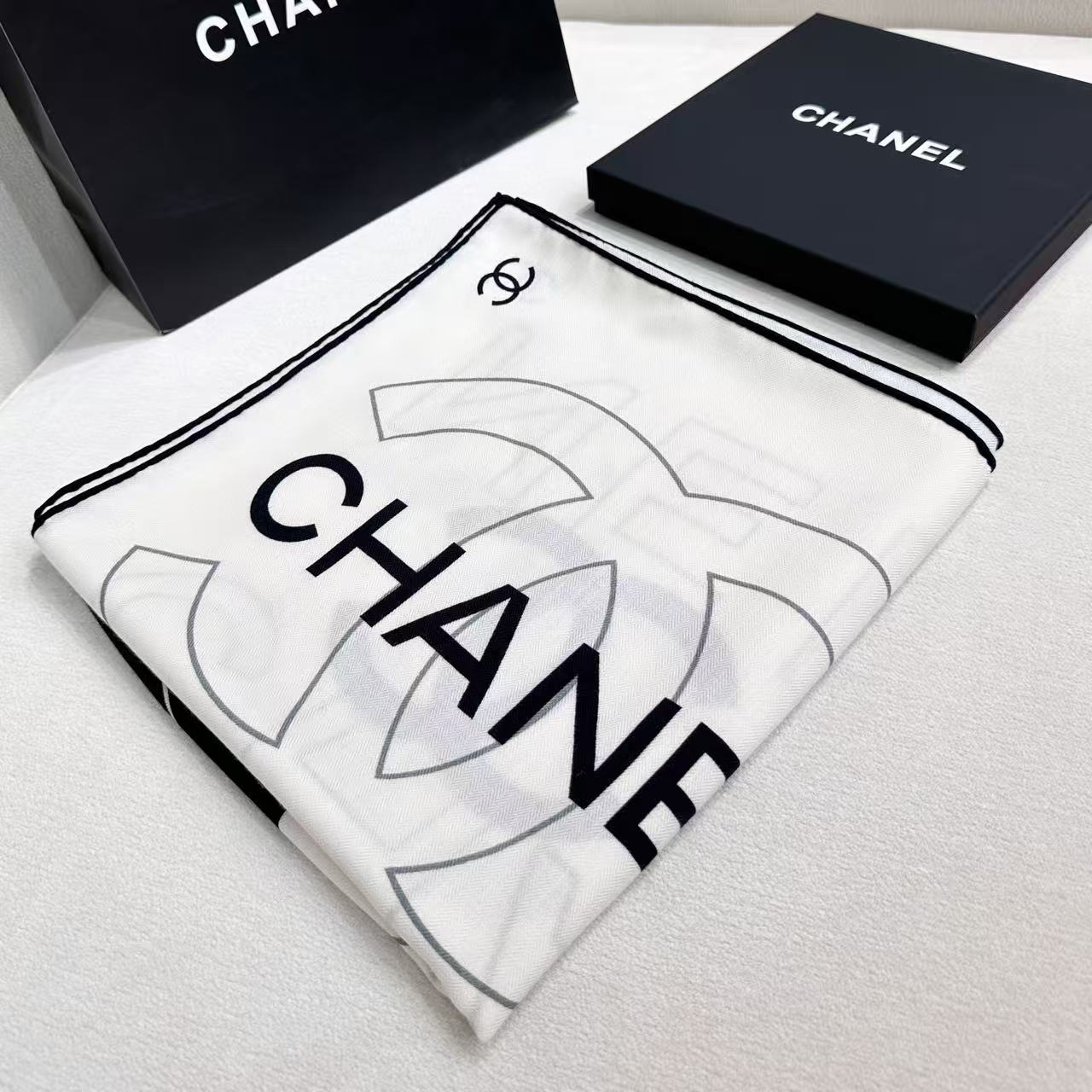 CHANEL 26S SCARF 135 IN SILK 309414