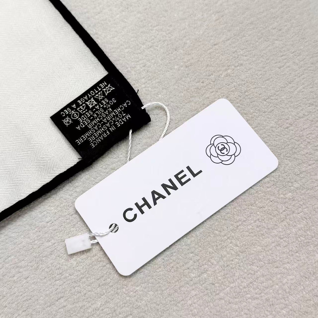CHANEL 26S SCARF 135 IN SILK 309414