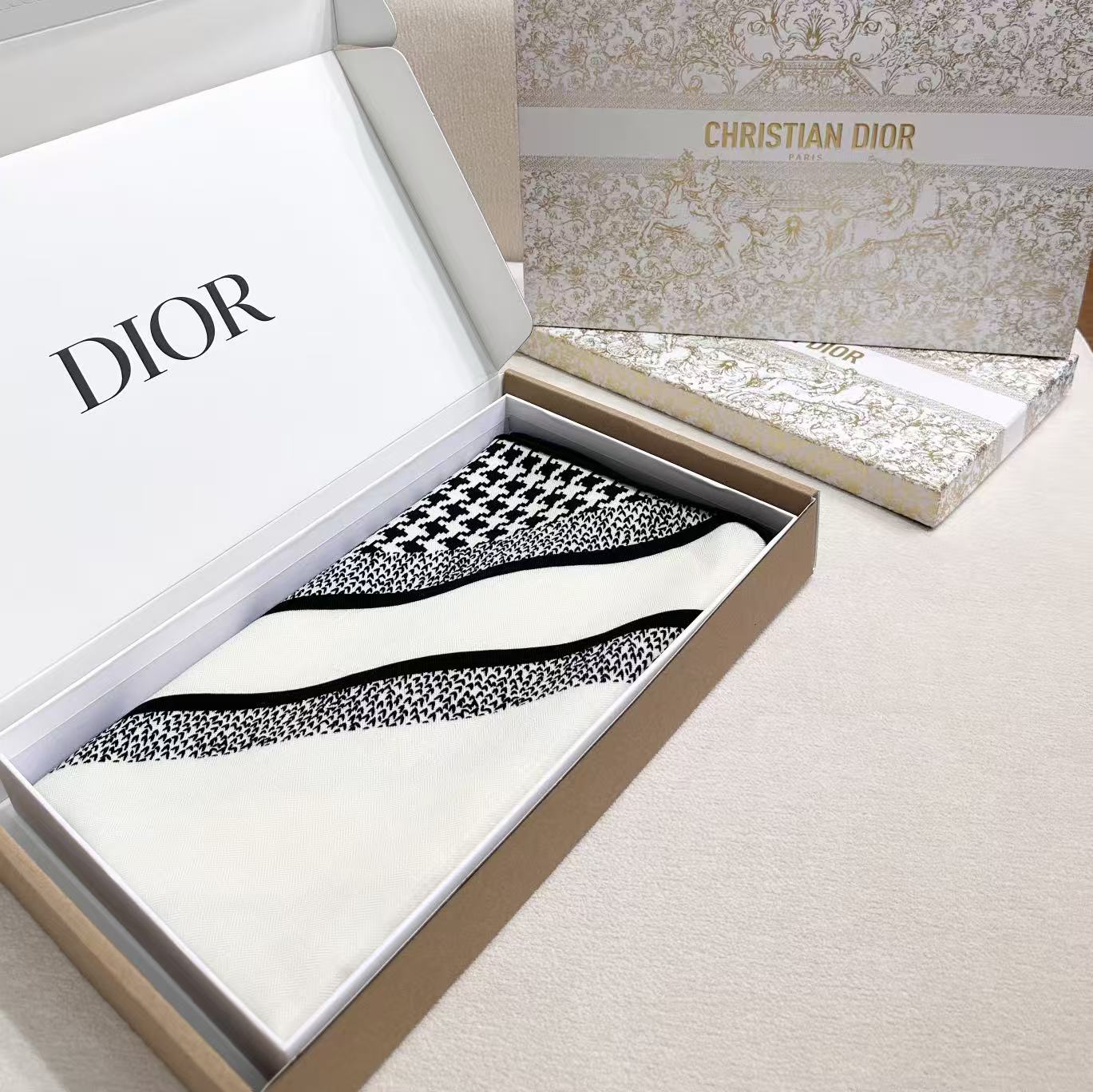 DIOR 26S SCARF 135CM IN CASHMERE SILK 309772