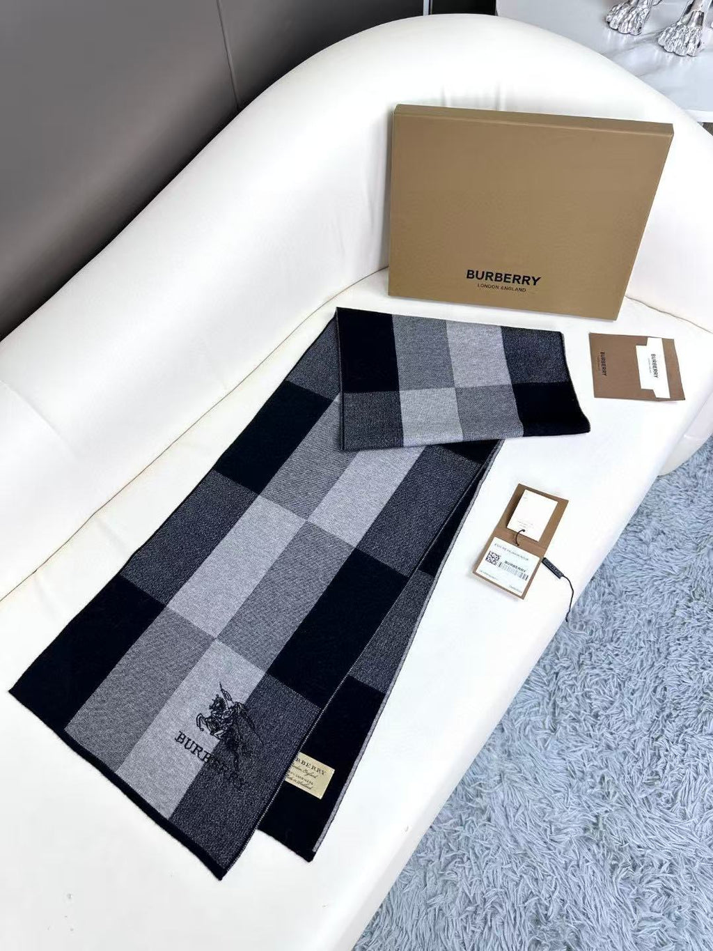 BURBERRY 26S SCARF 180CM IN CASHMERE 303179