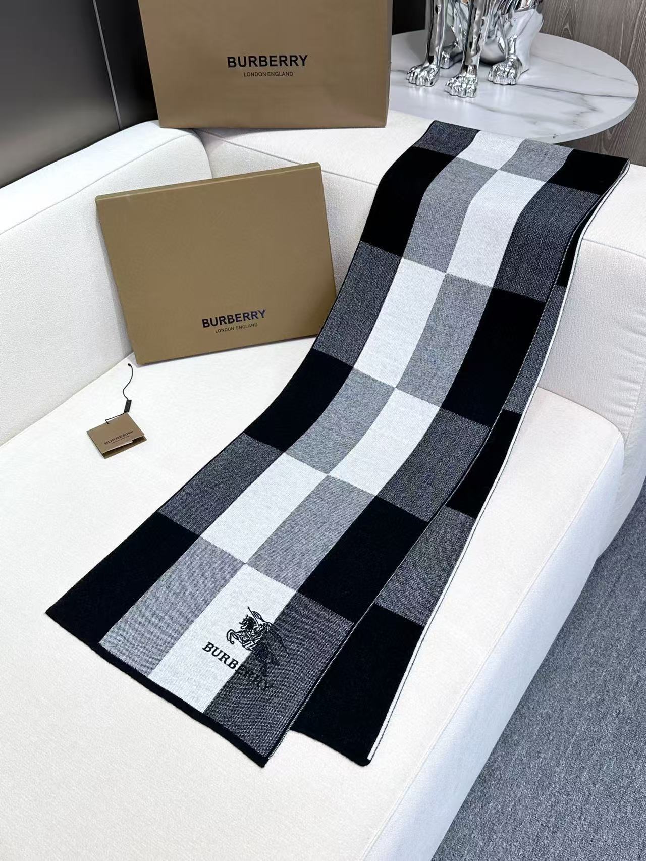 BURBERRY 26S SCARF 180CM IN CASHMERE 303180