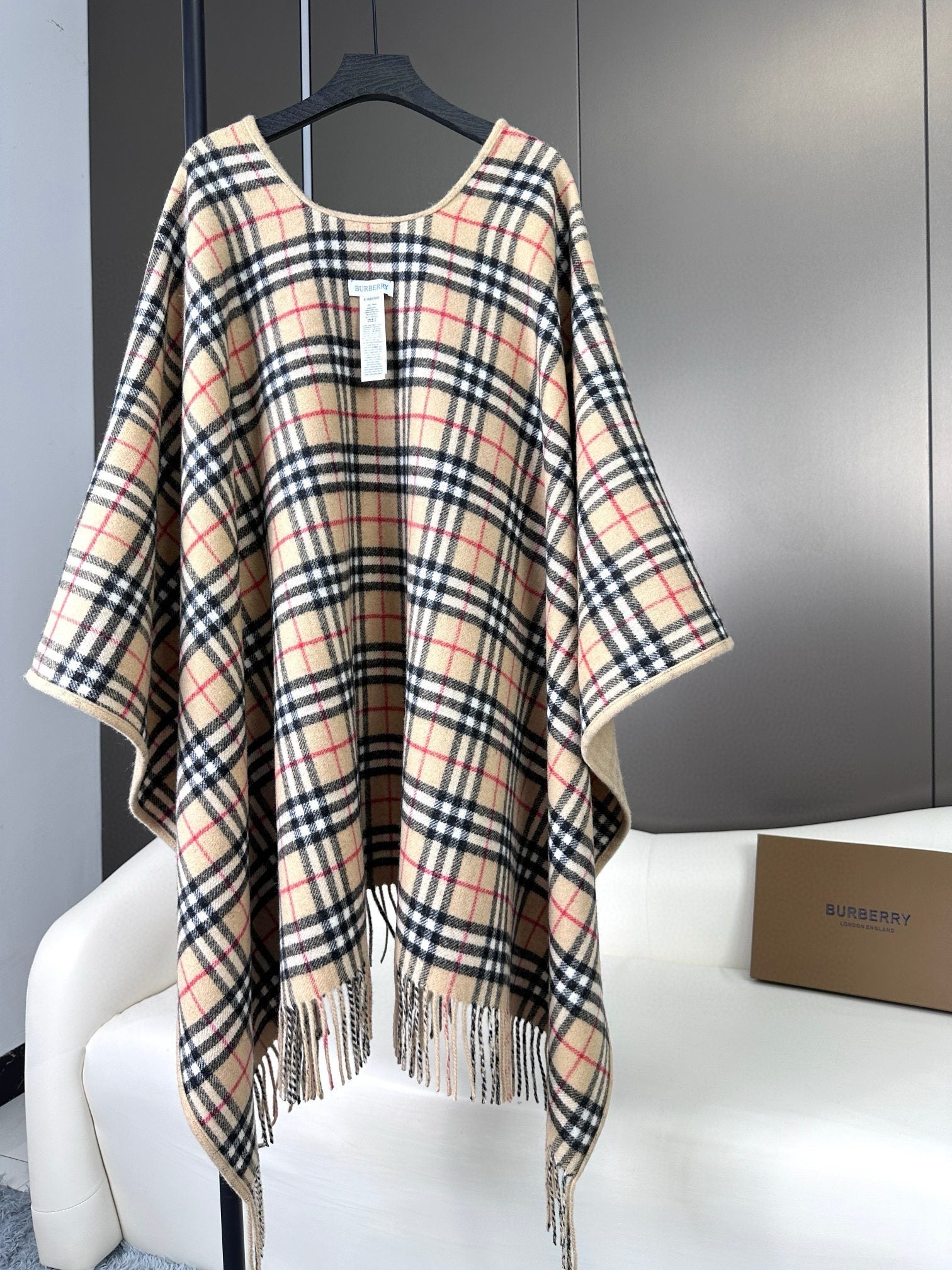 BURBERRY 26S REVERSIBLE CHECK FRINGED CAPE 150CM IN CASHMERE 309445