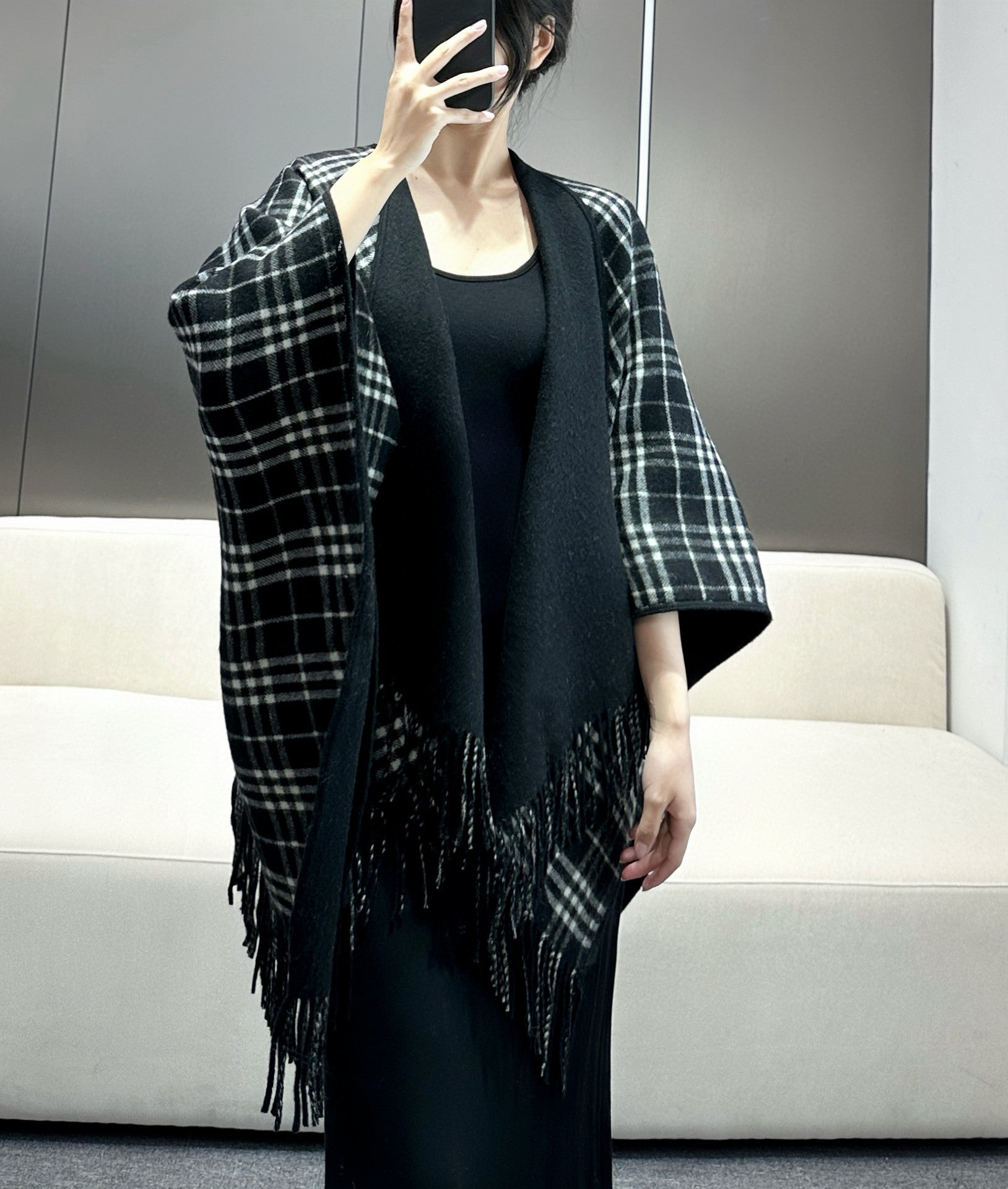 BURBERRY 26S REVERSIBLE CHECK FRINGED CAPE 150CM IN CASHMERE 309446