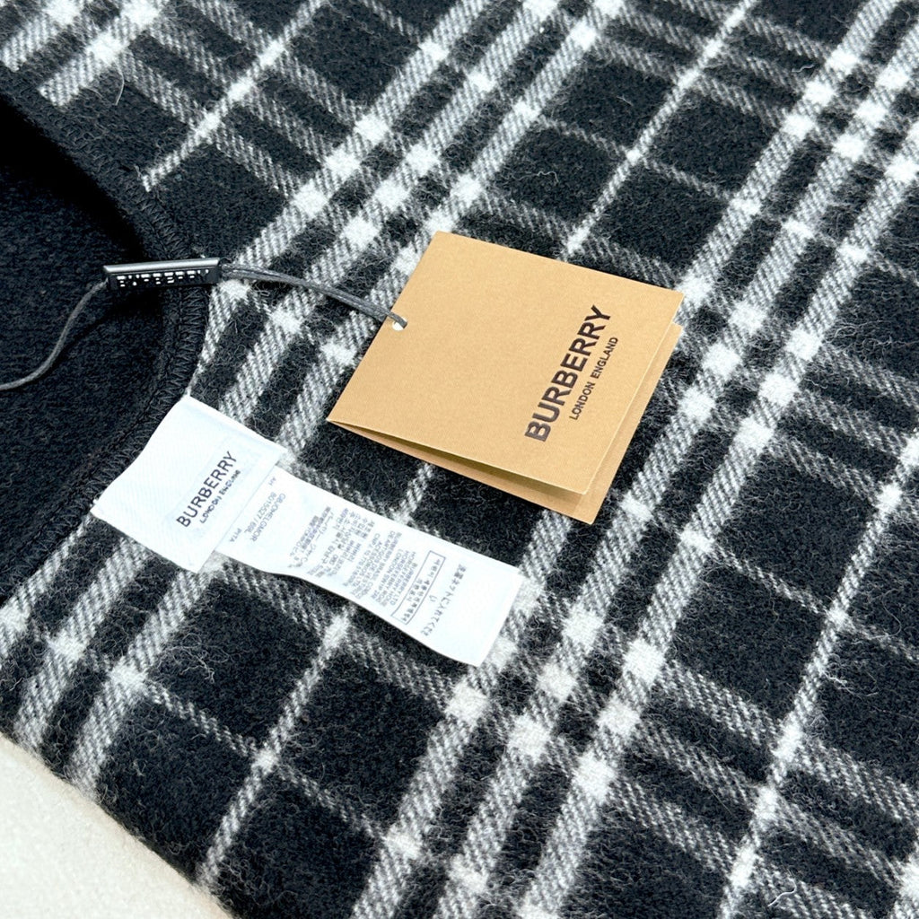 BURBERRY 26S REVERSIBLE CHECK FRINGED CAPE 150CM IN CASHMERE 309446