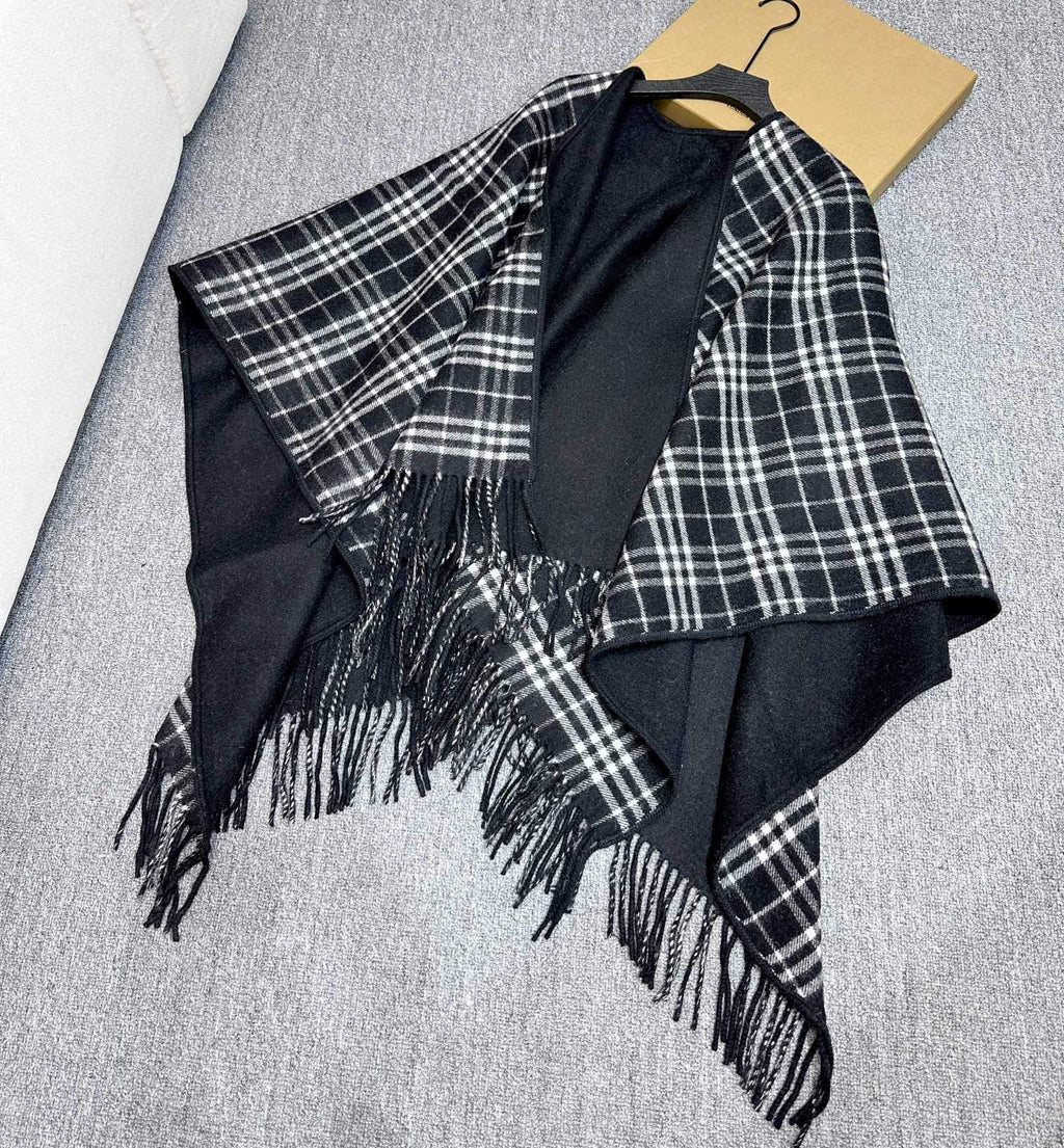 BURBERRY 26S REVERSIBLE CHECK FRINGED CAPE 150CM IN CASHMERE 309446