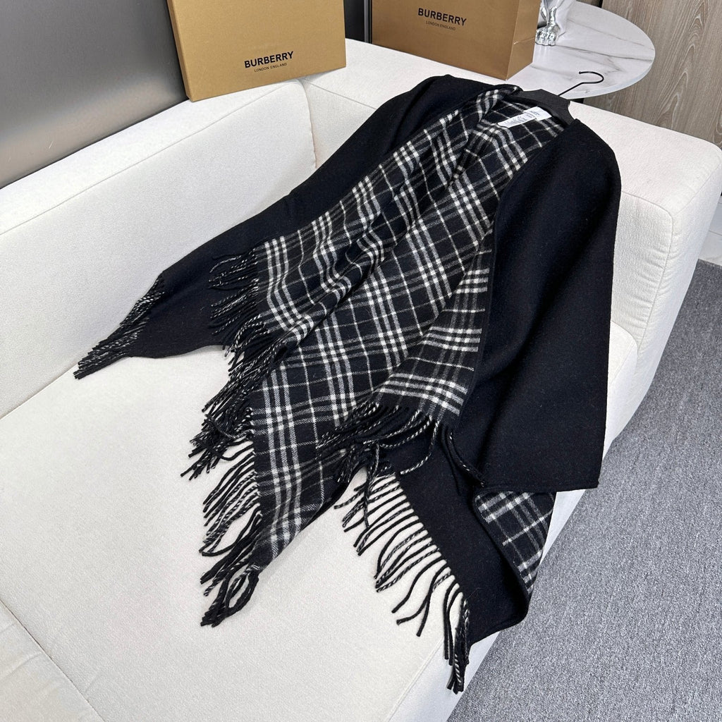 BURBERRY 26S REVERSIBLE CHECK FRINGED CAPE 150CM IN CASHMERE 309446