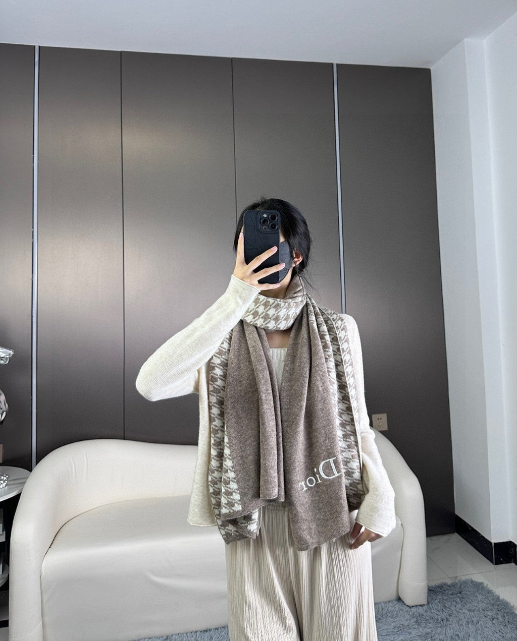 DIOR 26S SCARF 190CM IN CASHMERE 130109