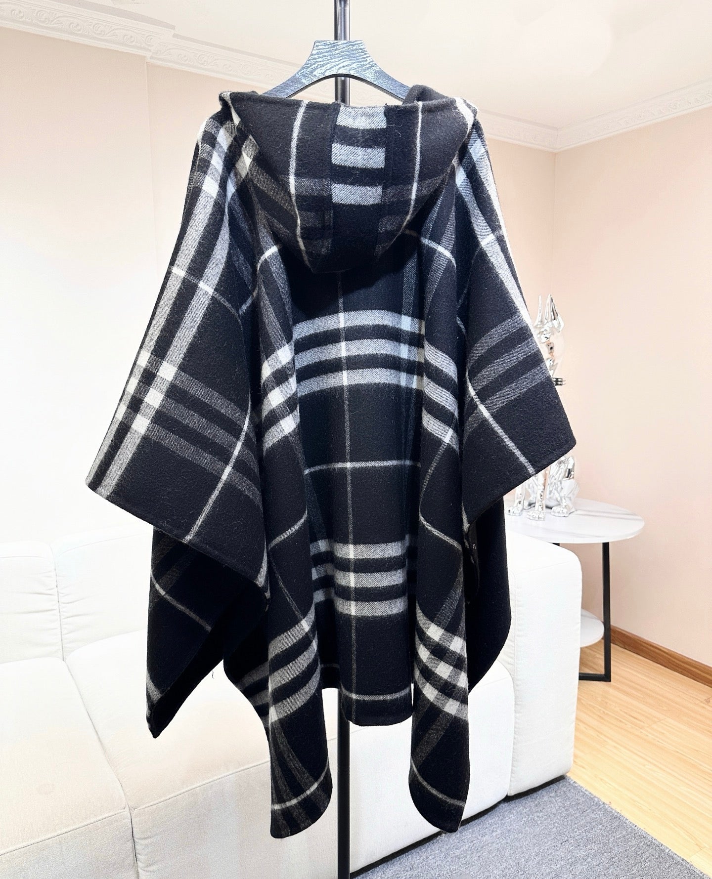 BURBERRY 26S HOODED CAPE 176 IN CASHMERE 304564