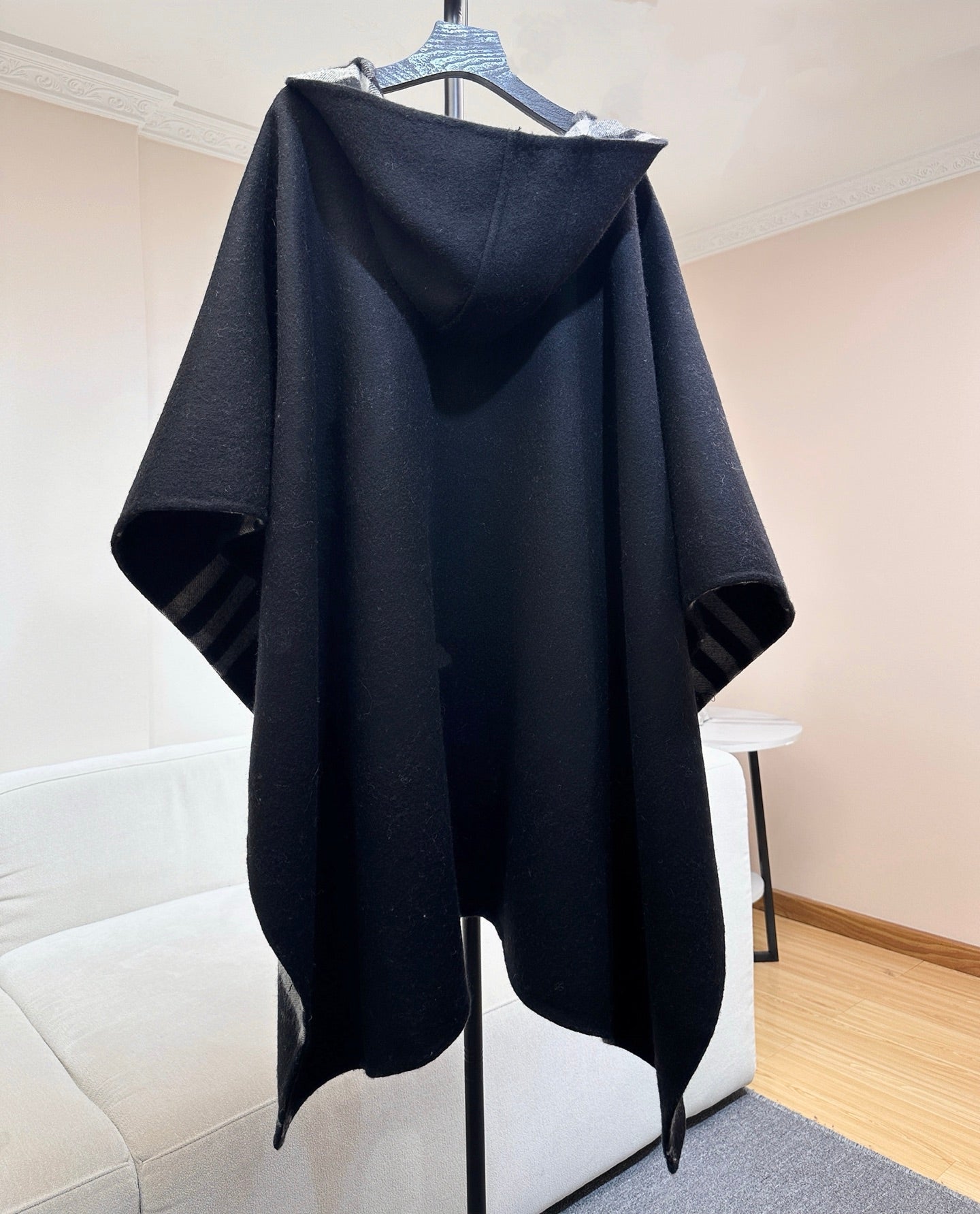 BURBERRY 26S HOODED CAPE 176 IN CASHMERE 304564