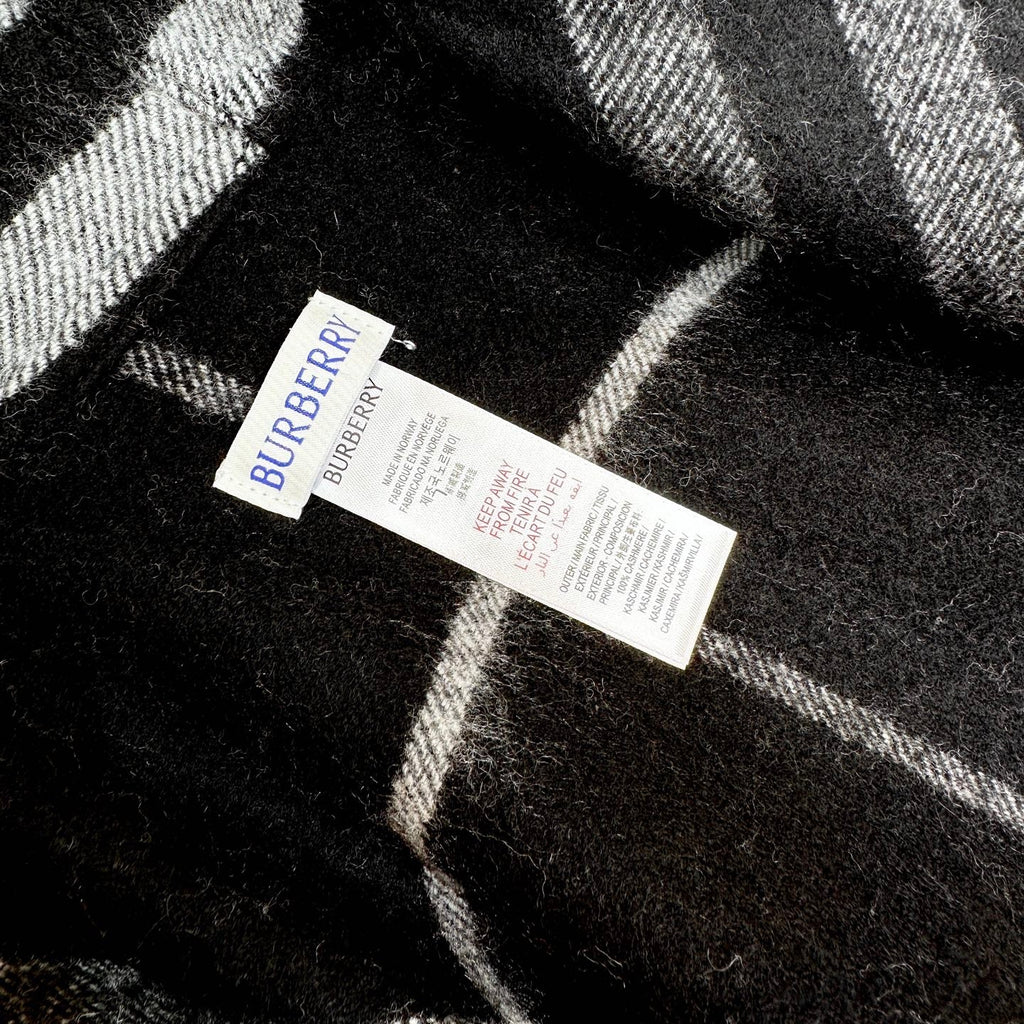 BURBERRY 26S HOODED CAPE 176 IN CASHMERE 304564