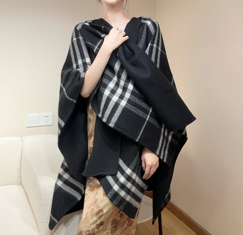 BURBERRY 26S HOODED CAPE 176 IN CASHMERE 304564