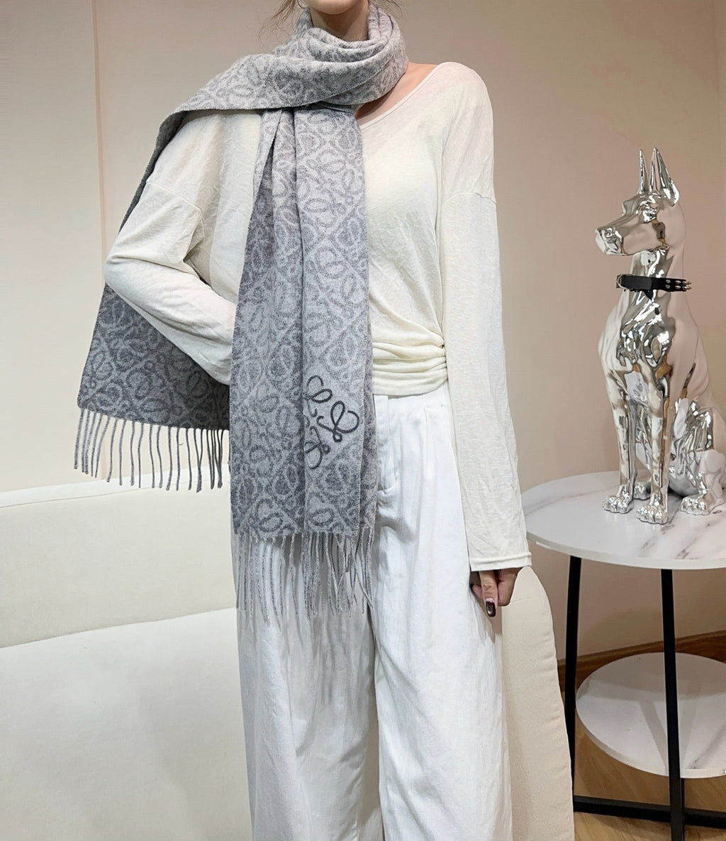 LOEWE 26S SCARF 180 IN CASHMERE WOOL 266431