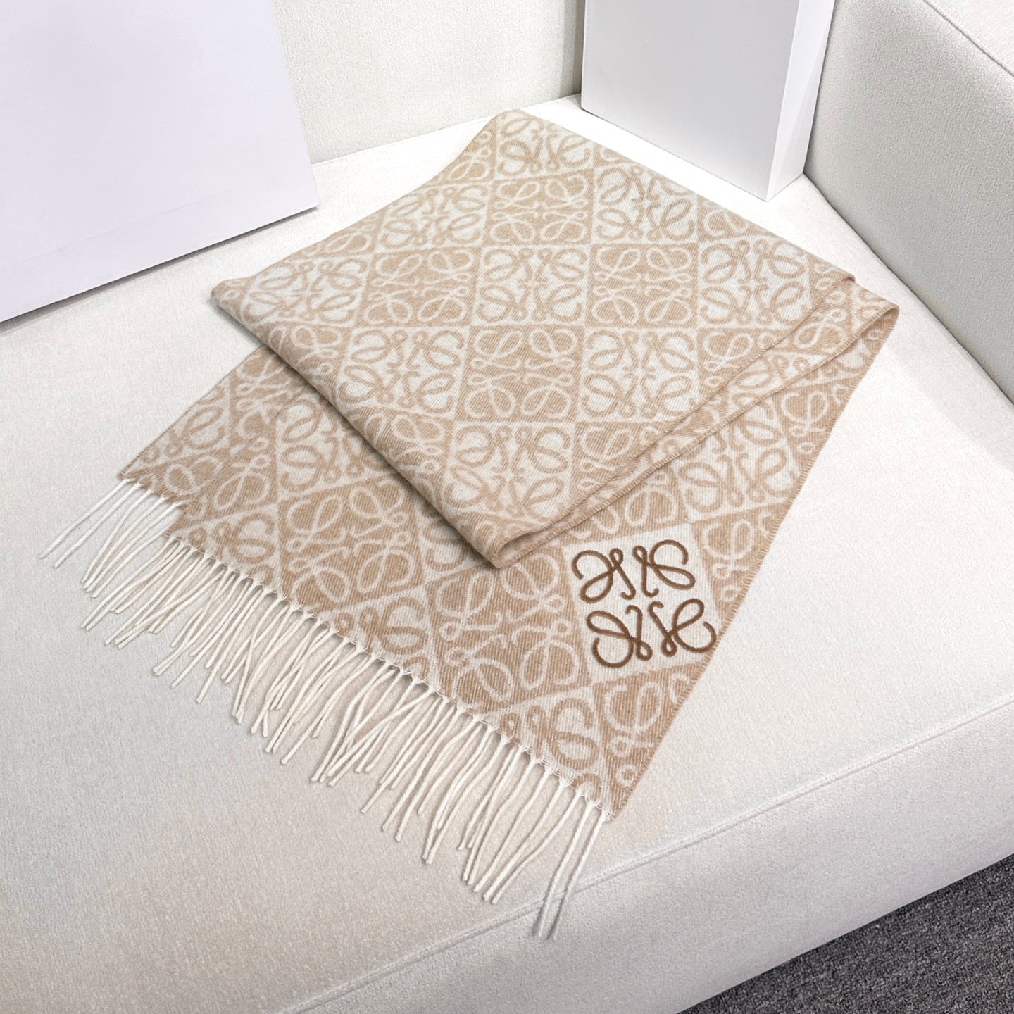 LOEWE 26S SCARF 180 IN CASHMERE WOOL 266432