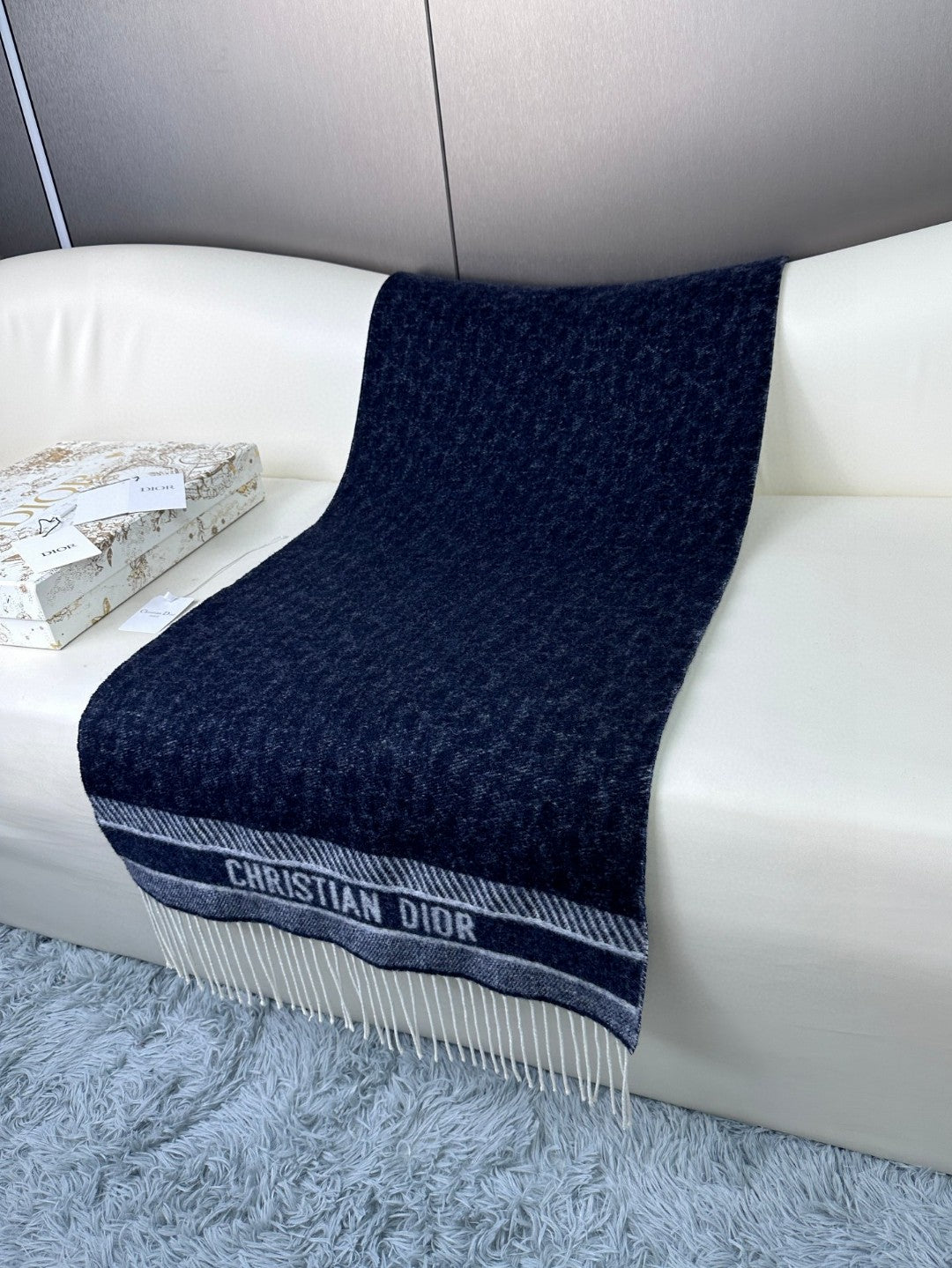 DIOR 26S SCARF 180CM IN CASHMERE 286180