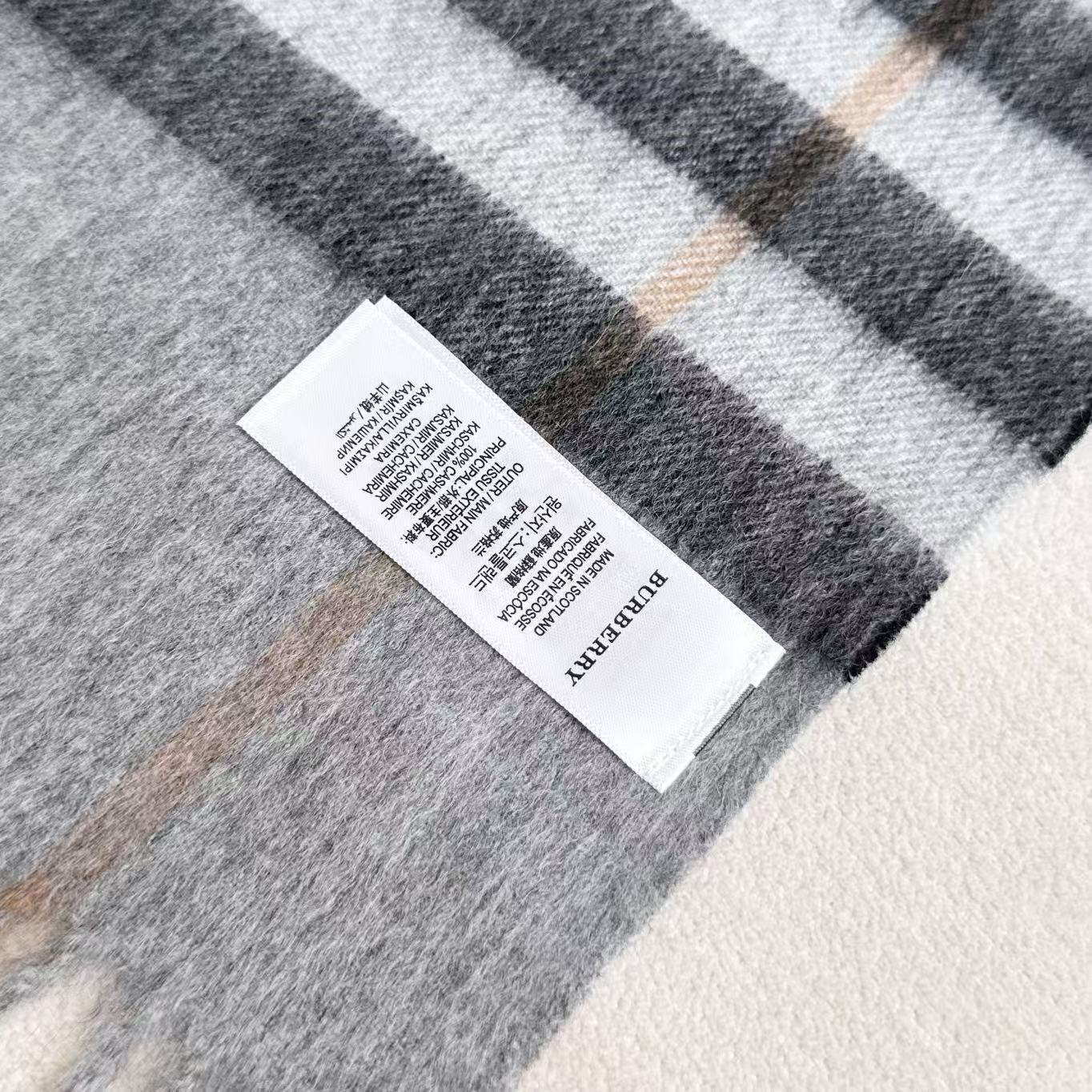 BURBERRY 26S SCARF 168CM IN CASHMERE 184982