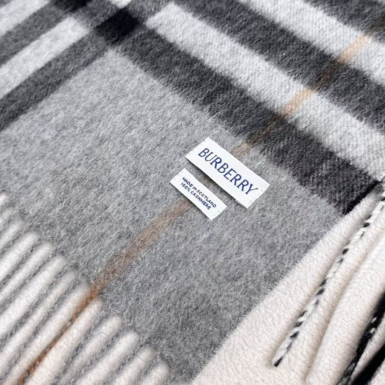 BURBERRY 26S SCARF 168CM IN CASHMERE 184982