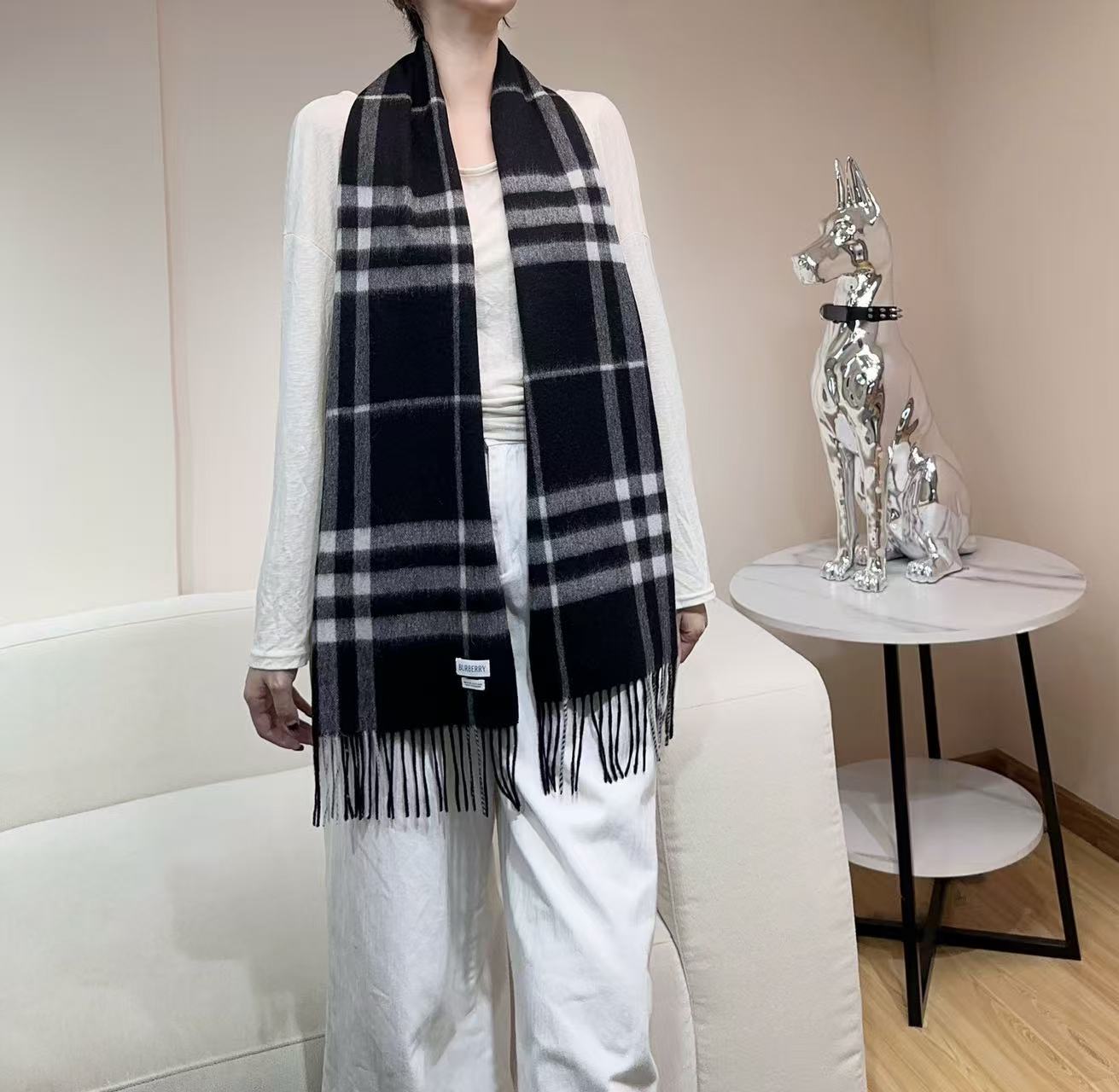BURBERRY 26S SCARF 168CM IN CASHMERE 184983