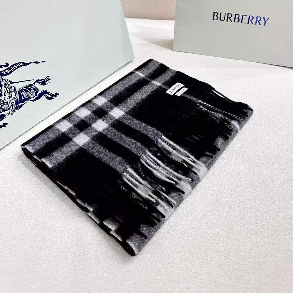 BURBERRY 26S SCARF 168CM IN CASHMERE 184983