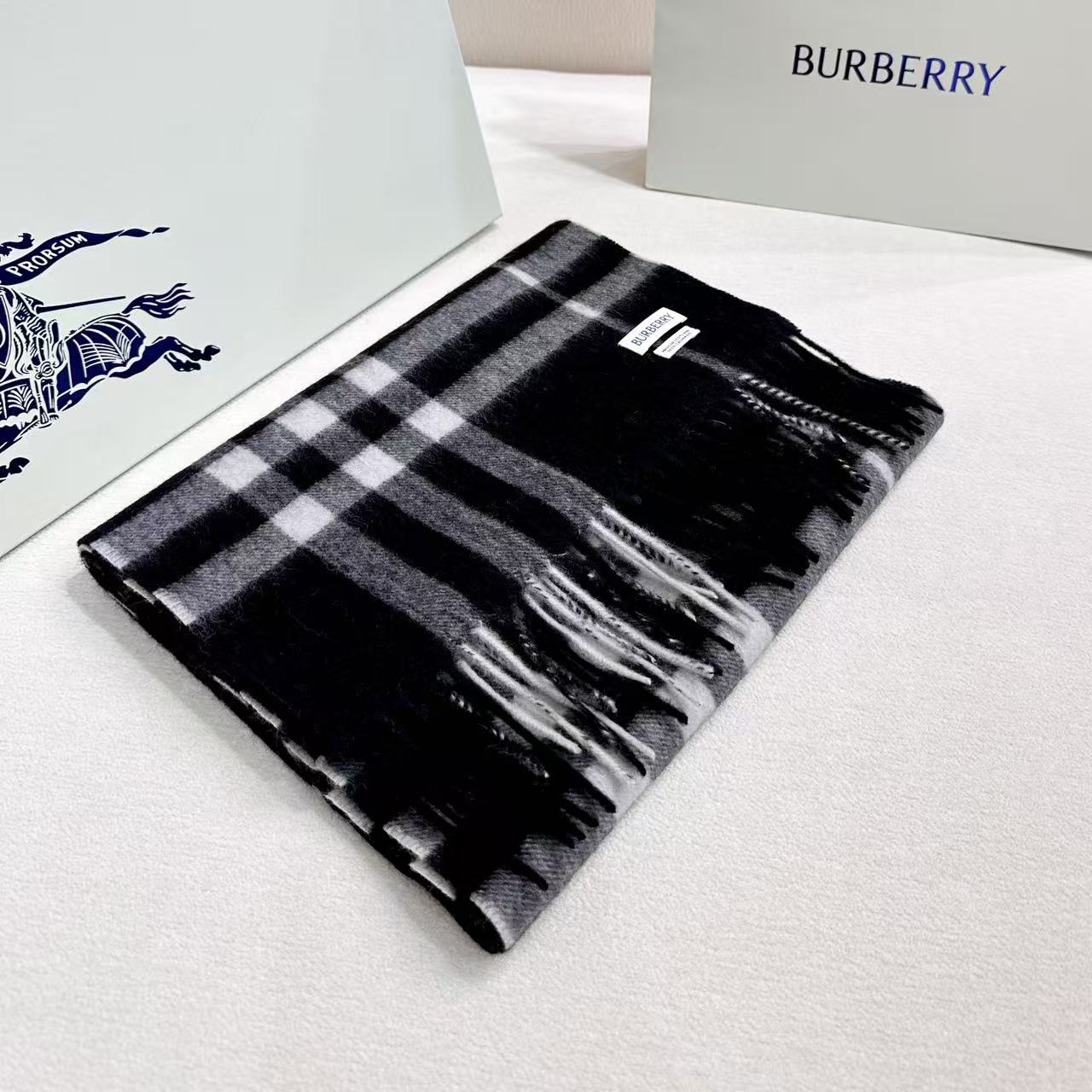 BURBERRY 26S SCARF 168CM IN CASHMERE 184983