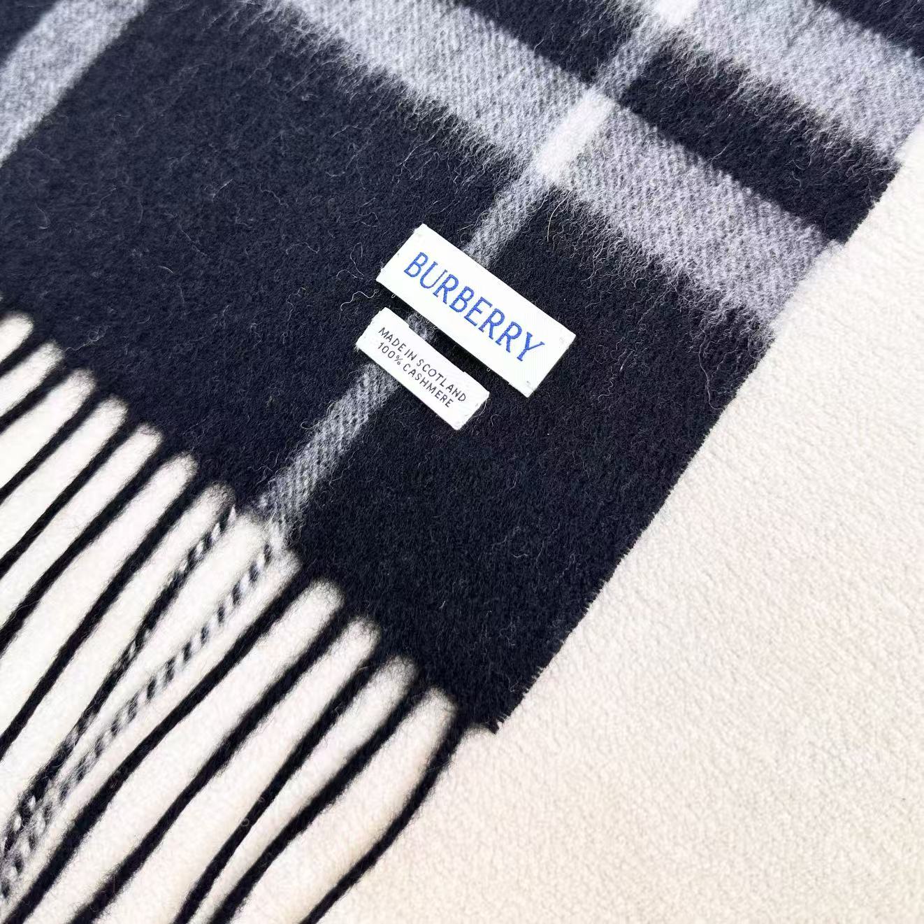 BURBERRY 26S SCARF 168CM IN CASHMERE 184983