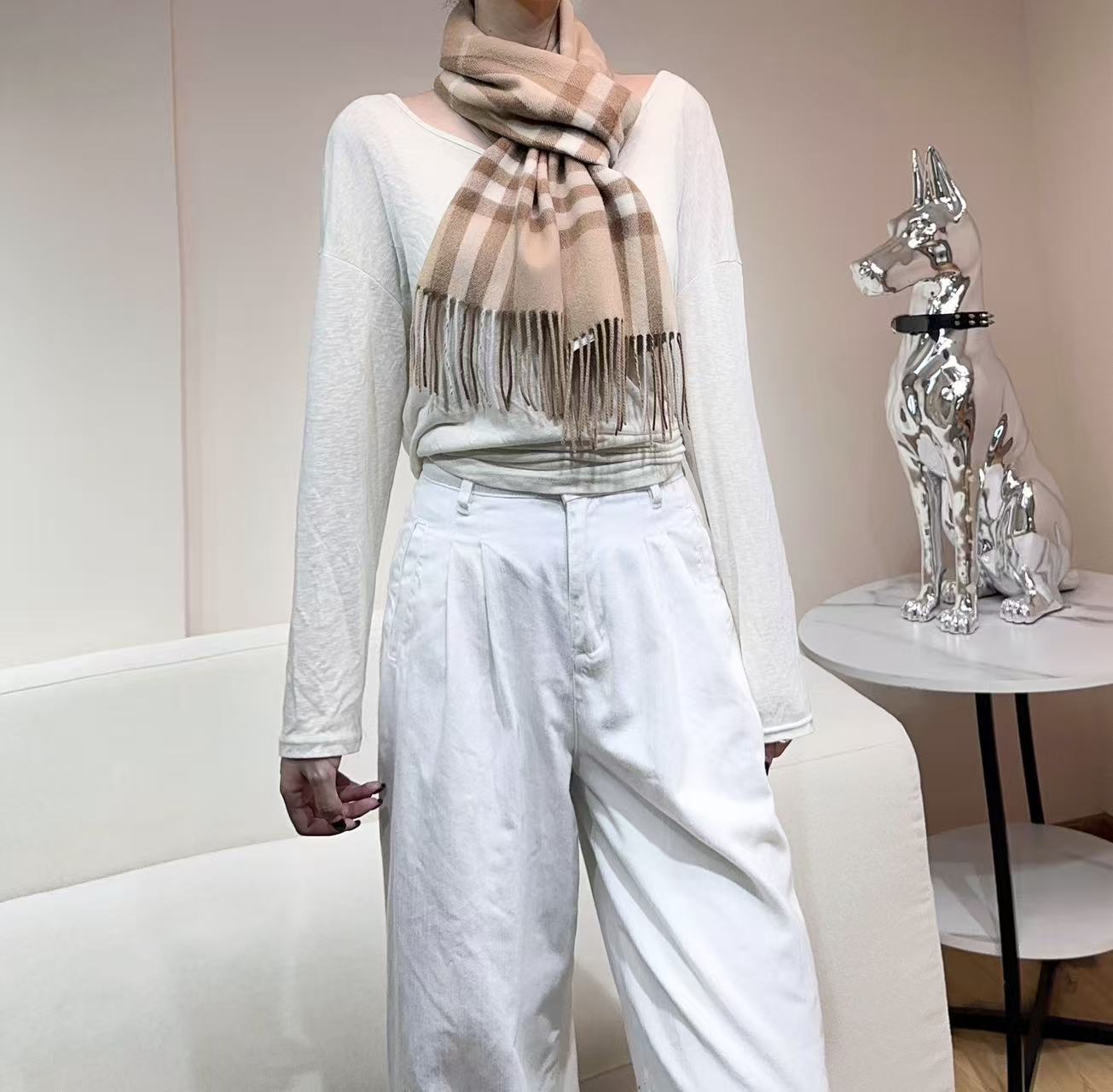 BURBERRY 26S SCARF 168CM IN CASHMERE 184984