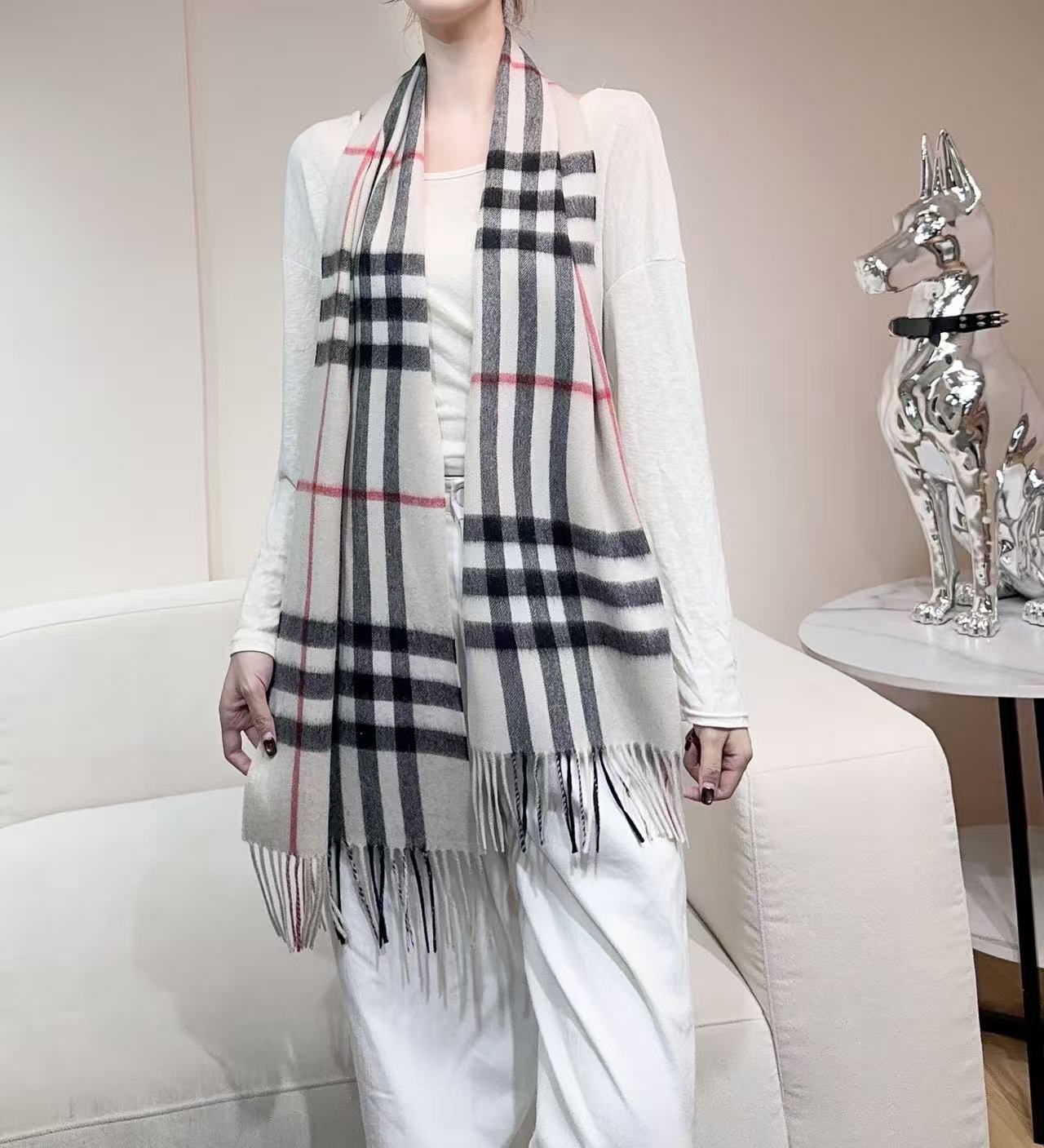 BURBERRY 26S SCARF 168CM IN CASHMERE 184985