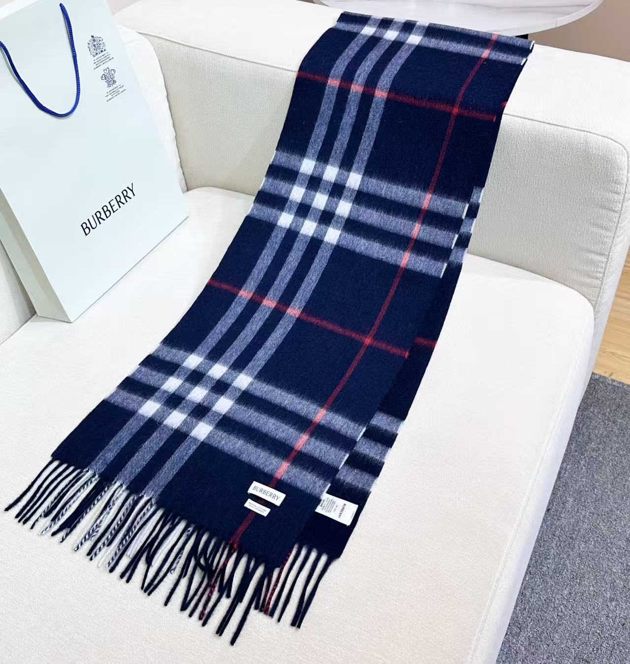 BURBERRY 26S SCARF 168CM IN CASHMERE 184987