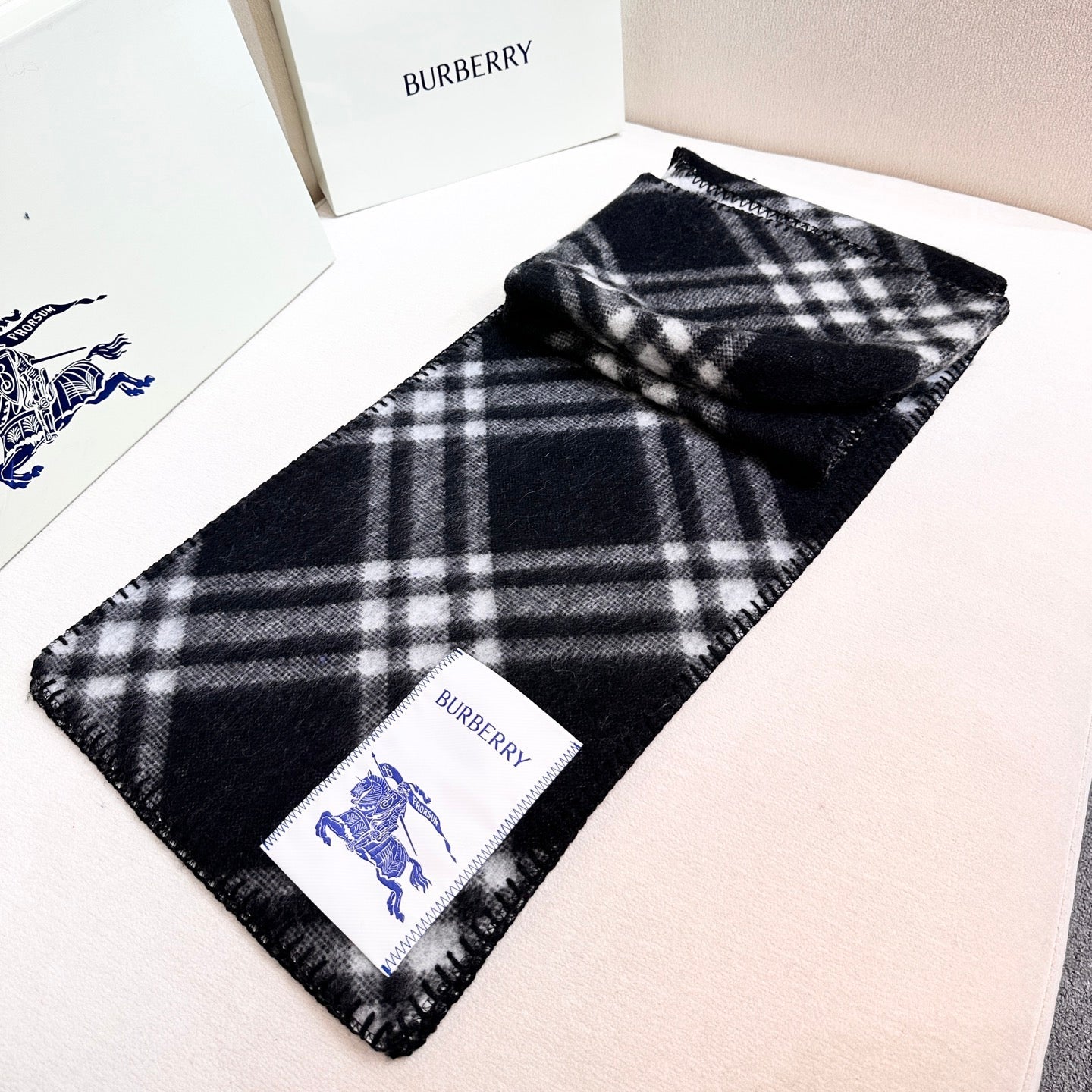 BURBERRY 25S SCARF 195 CM IN CASHMERE 938002