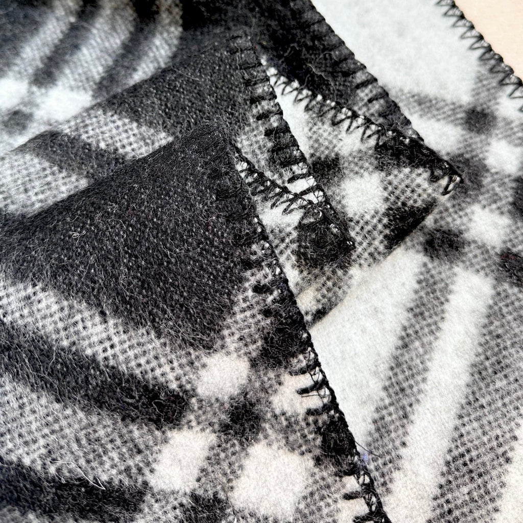 BURBERRY 25S SCARF 195 CM IN CASHMERE 938002