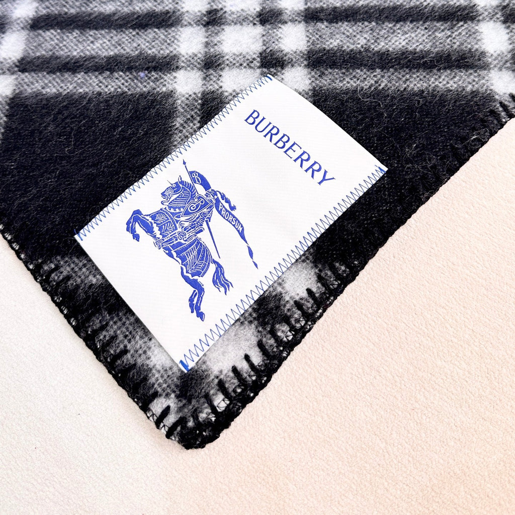BURBERRY 25S SCARF 195 CM IN CASHMERE 938002