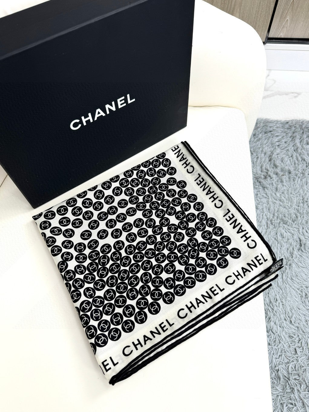 CHANEL 26S SCARF 140 IN SILK AND CASHMERE 313241
