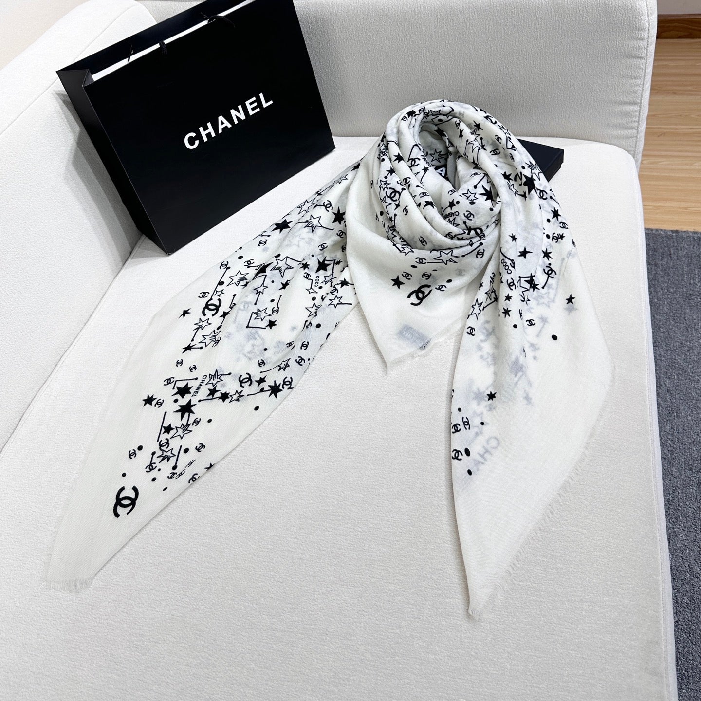 CHANEL 26S SCARF 140 IN SILK 309773