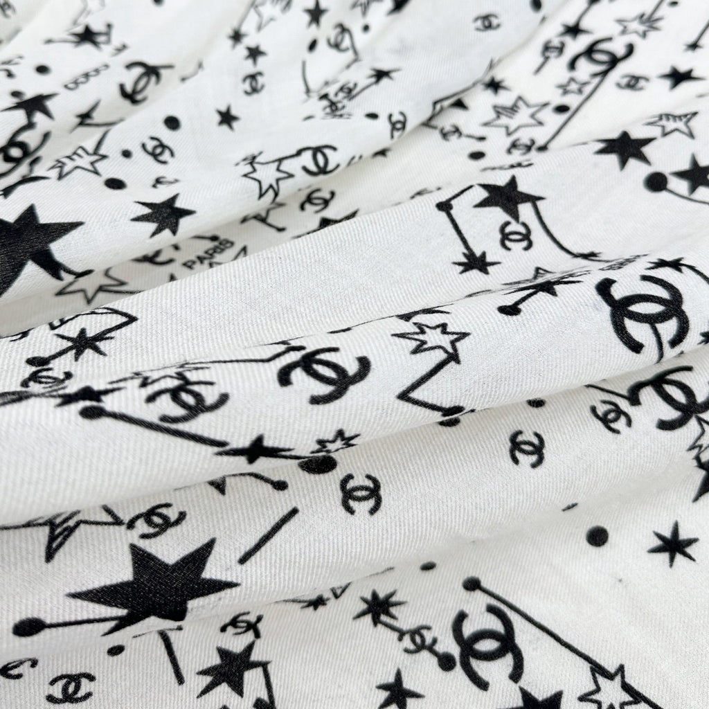 CHANEL 26S SCARF 140 IN SILK 309773