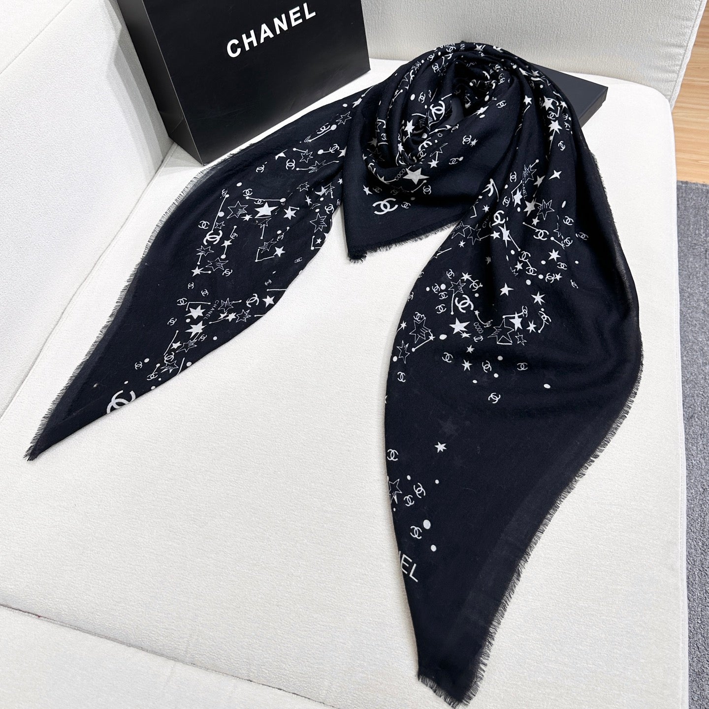 CHANEL 26S SCARF 140 IN SILK 309774