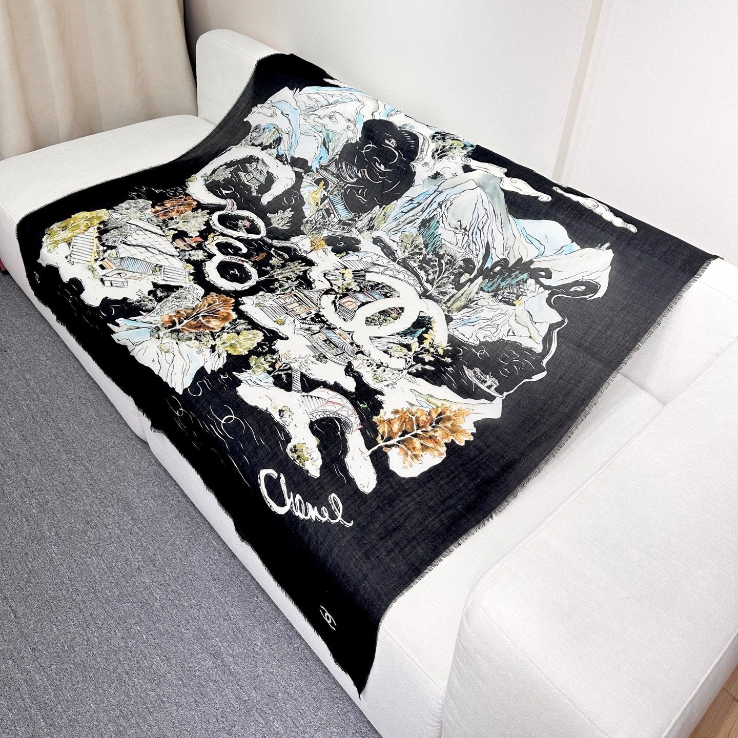 CHANEL 26S SCARF 140 IN SILK 309768