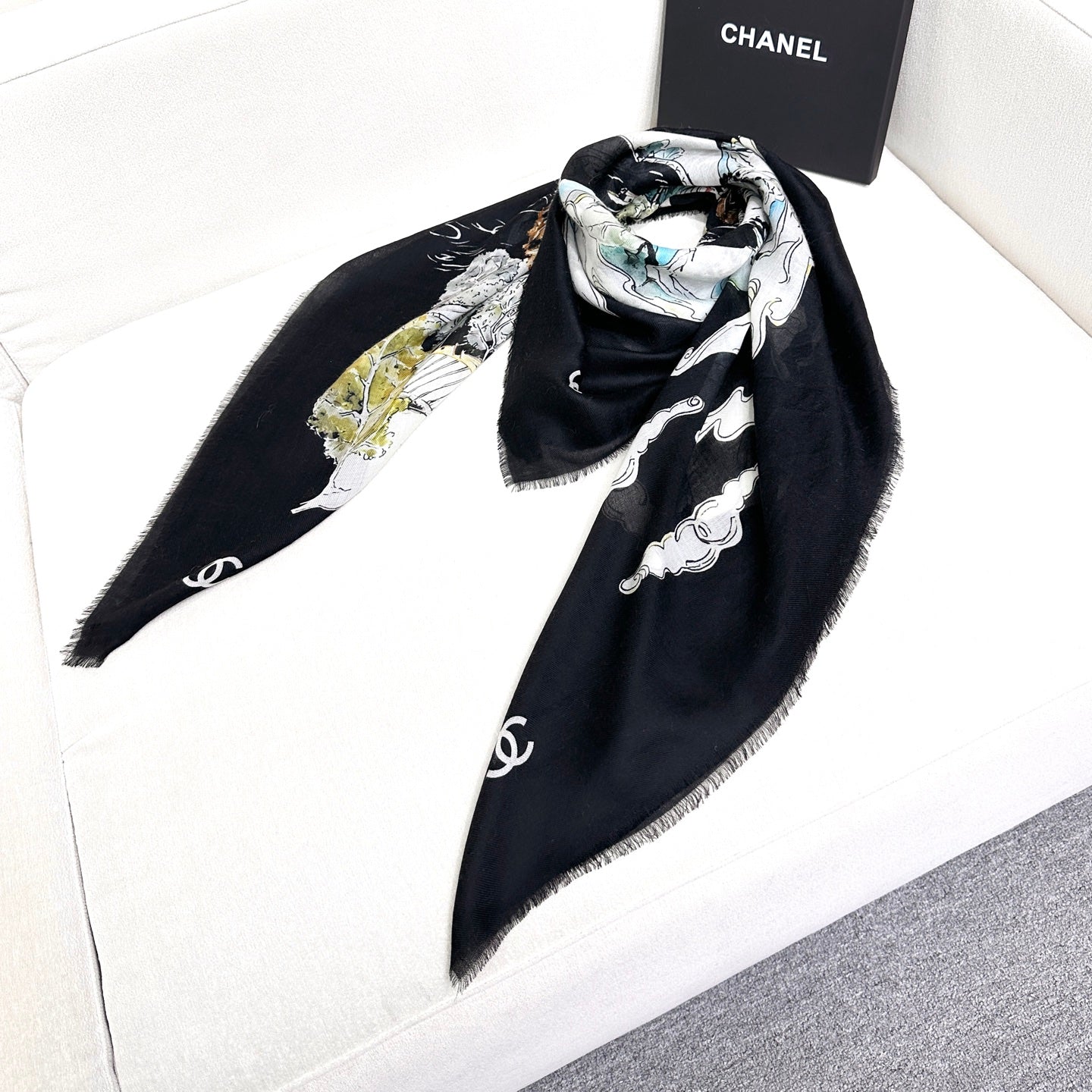 CHANEL 26S SCARF 140 IN SILK 309768