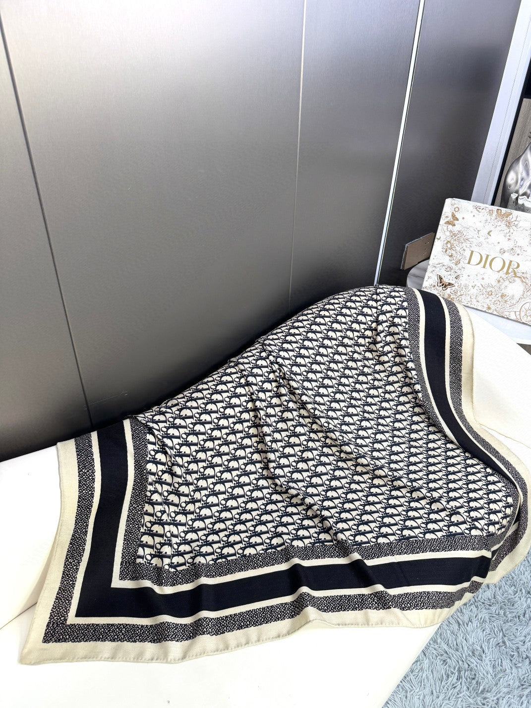 DIOR 26S SCARF 140CM IN CASHMERE SILK 304566
