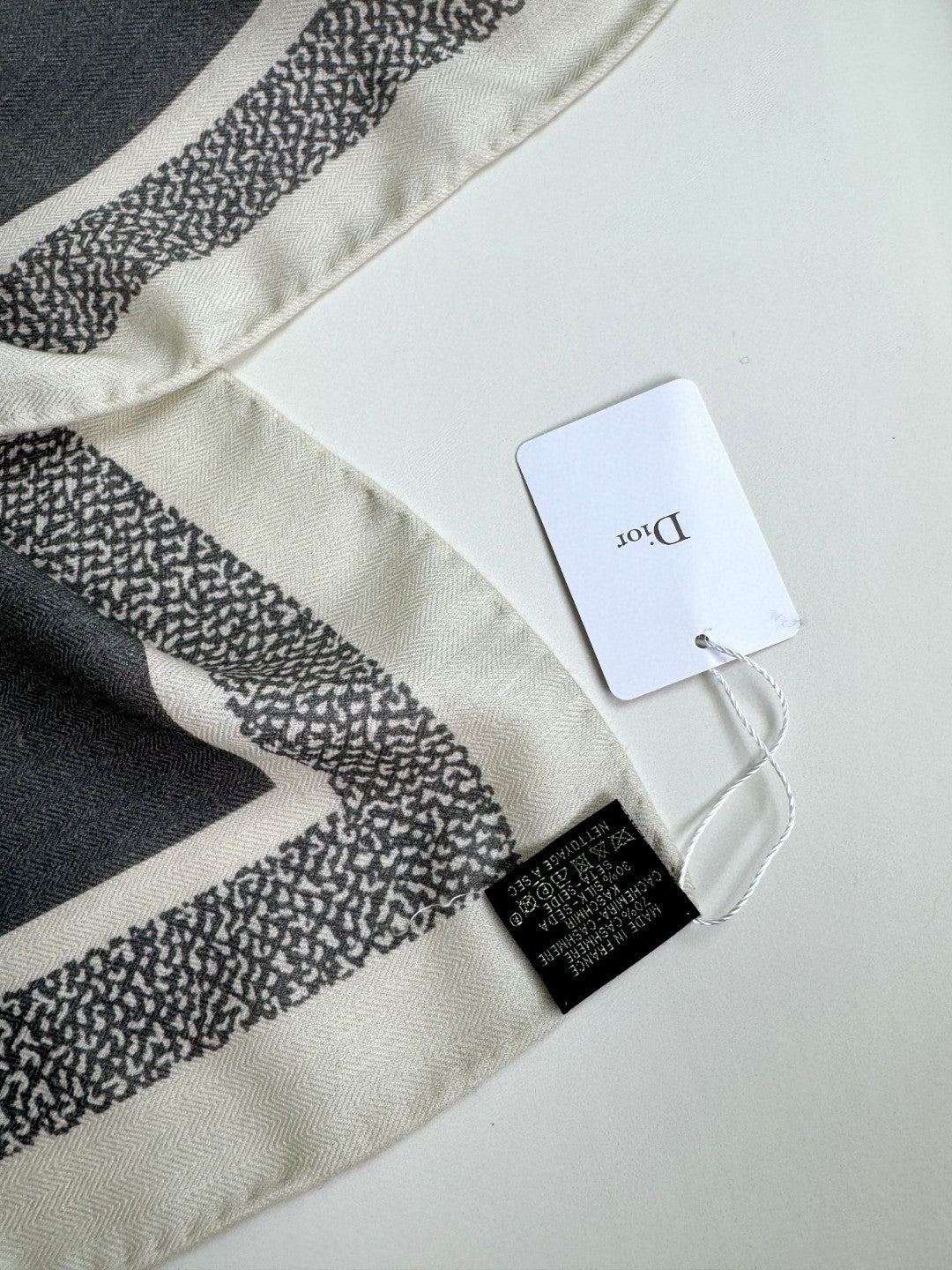 DIOR 26S SCARF 140CM IN CASHMERE SILK 304568
