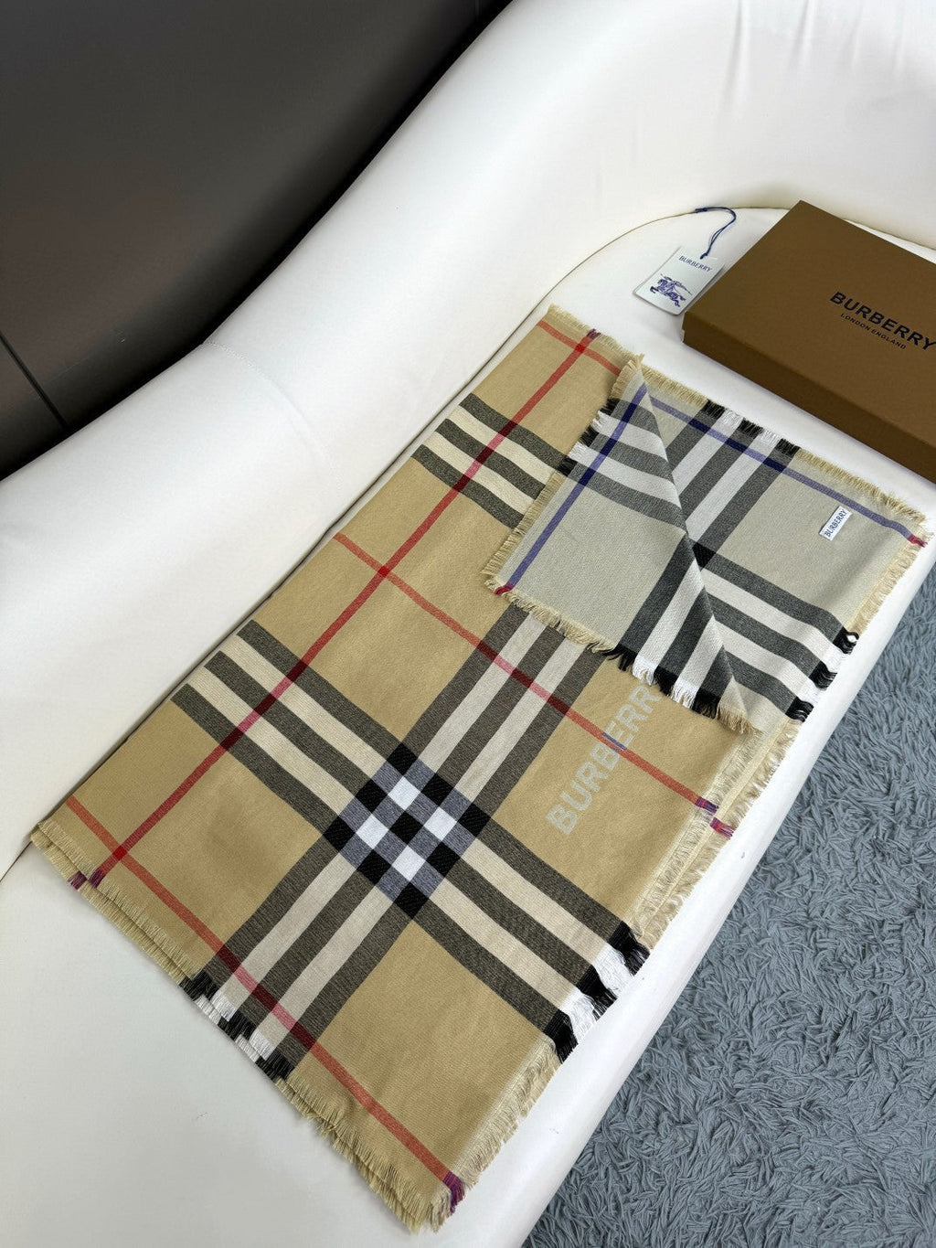 BURBERRY 26S SCARF 220CM IN SILK CASHMERE 303203