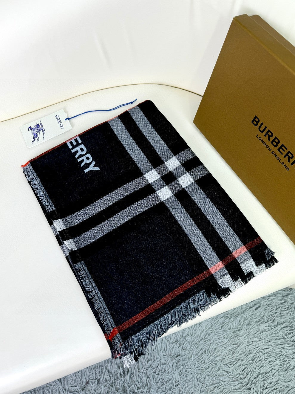BURBERRY 26S SCARF 220CM IN CASHMERE SILK 303205