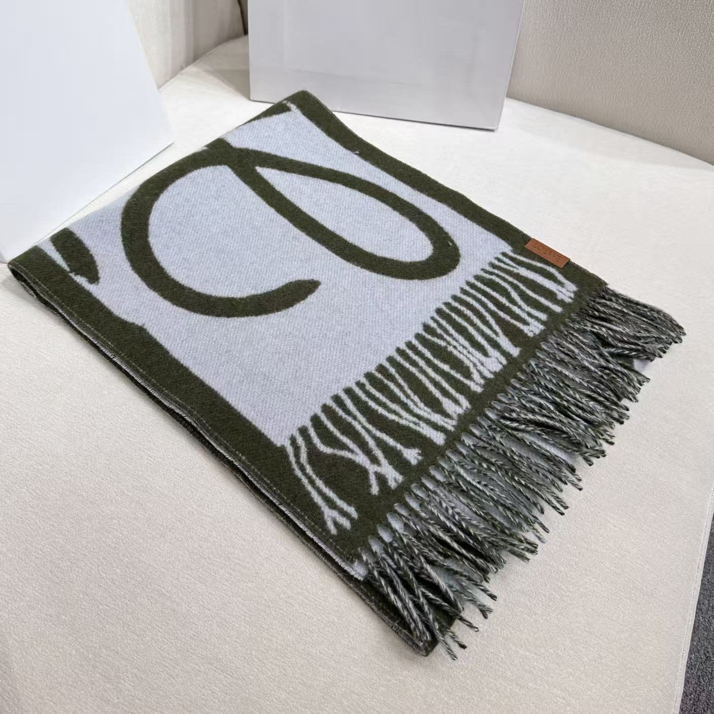 LOEWE 26S SCARF 180 IN CASHMERE WOOL 311815
