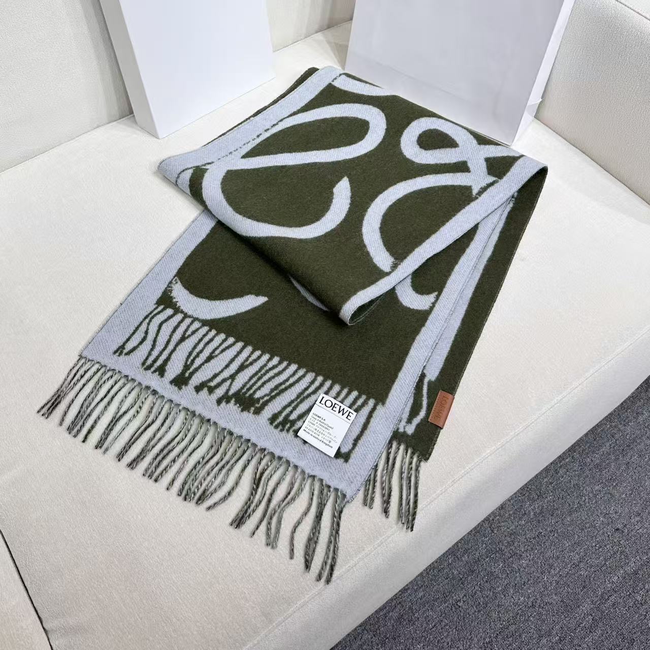 LOEWE 26S SCARF 180 IN CASHMERE WOOL 311815
