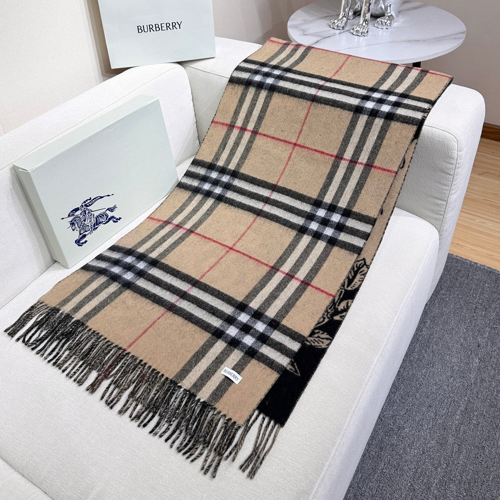 BURBERRY 26S SCARF 210CM IN CASHMERE 303181