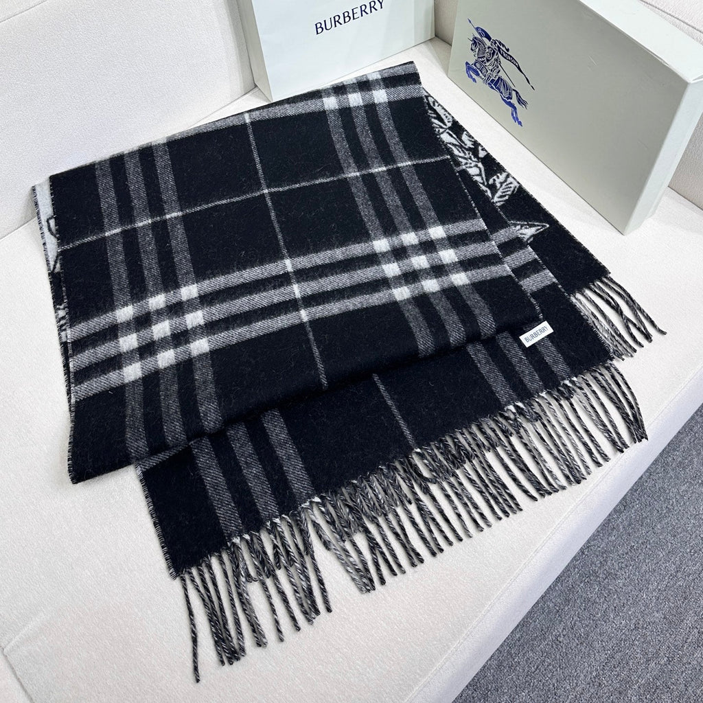 BURBERRY 26S SCARF 210CM IN CASHMERE 303182