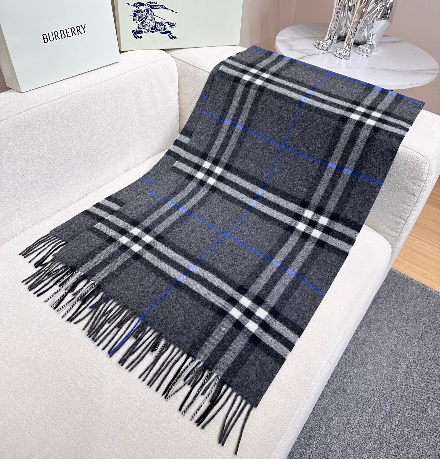 BURBERRY 26S SCARF 200CM IN CASHMERE 305976